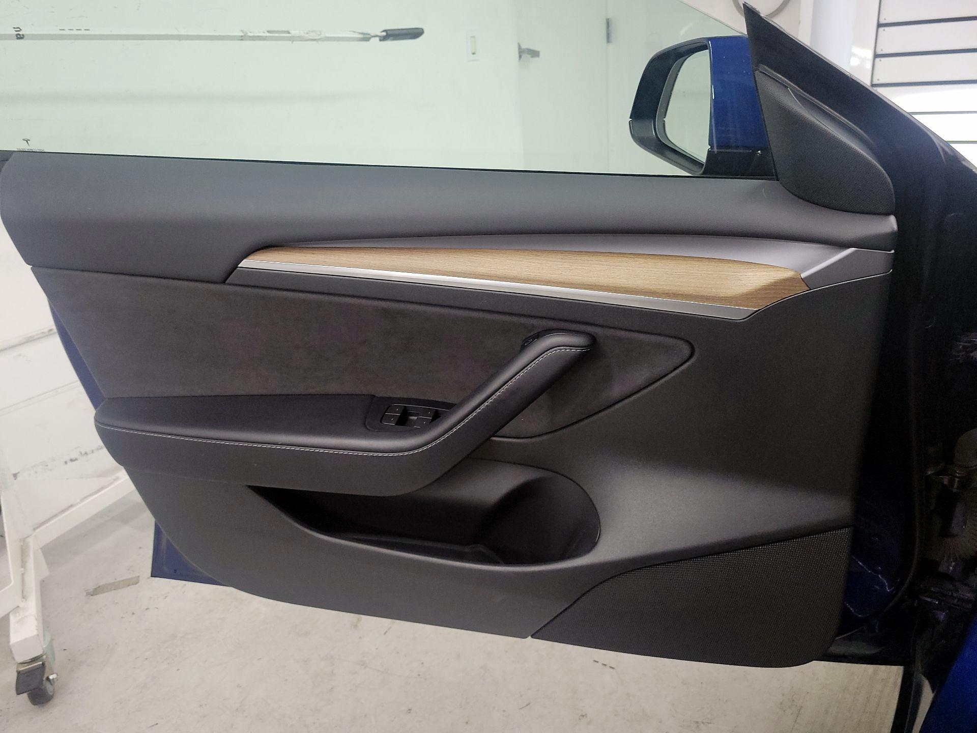 Thumbnail: 2023 Tesla Model 3 - 12