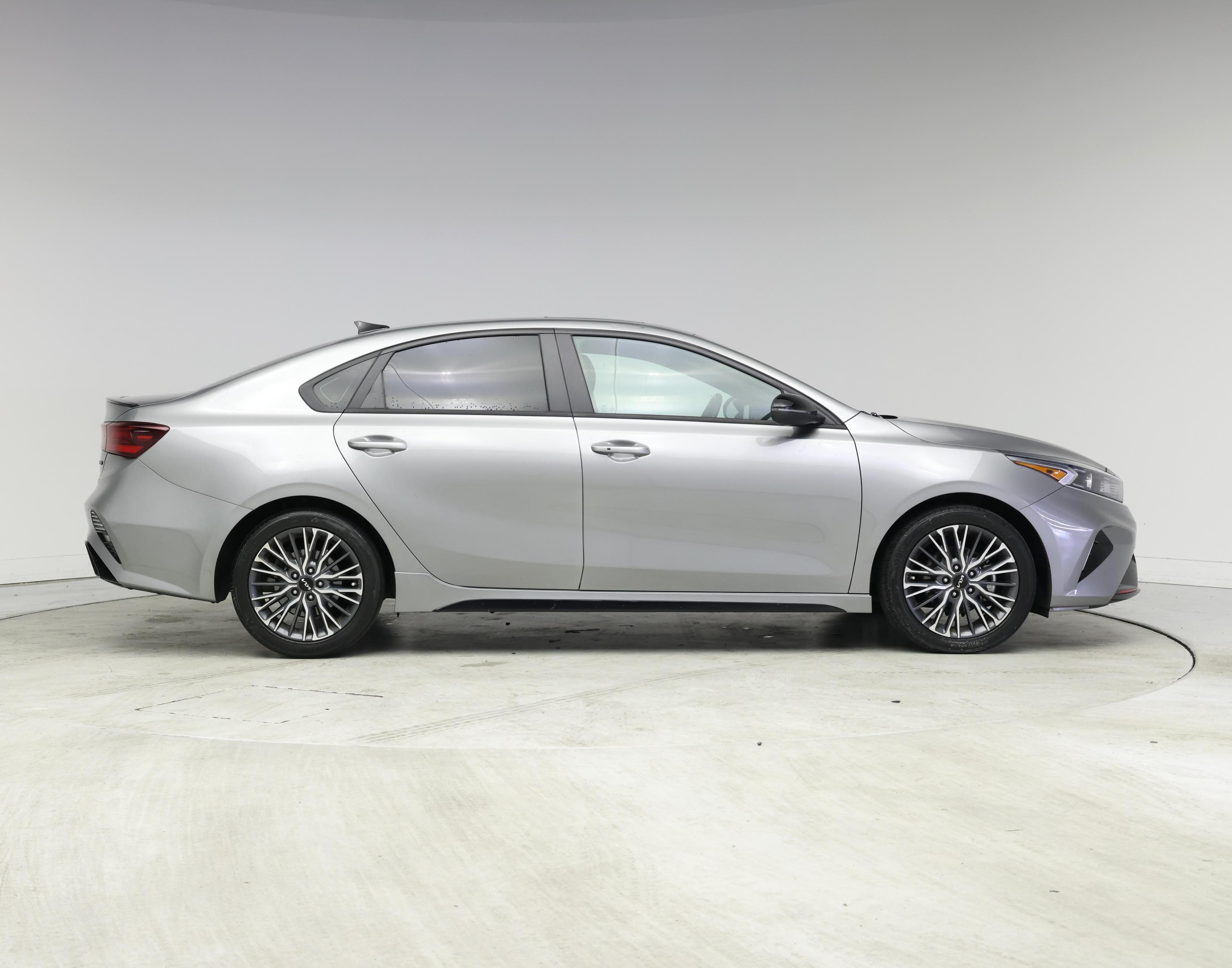 Thumbnail: 2022 Kia Forte - 7