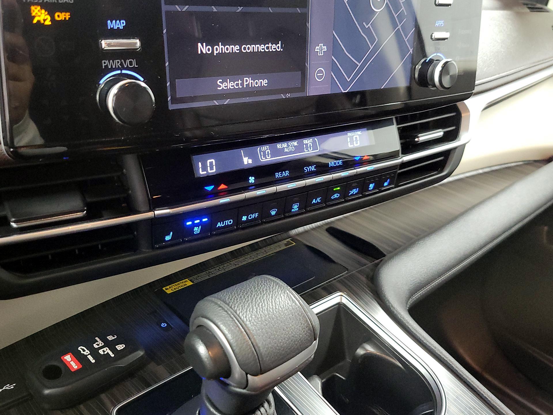 Thumbnail: 2022 Toyota Sienna - 17