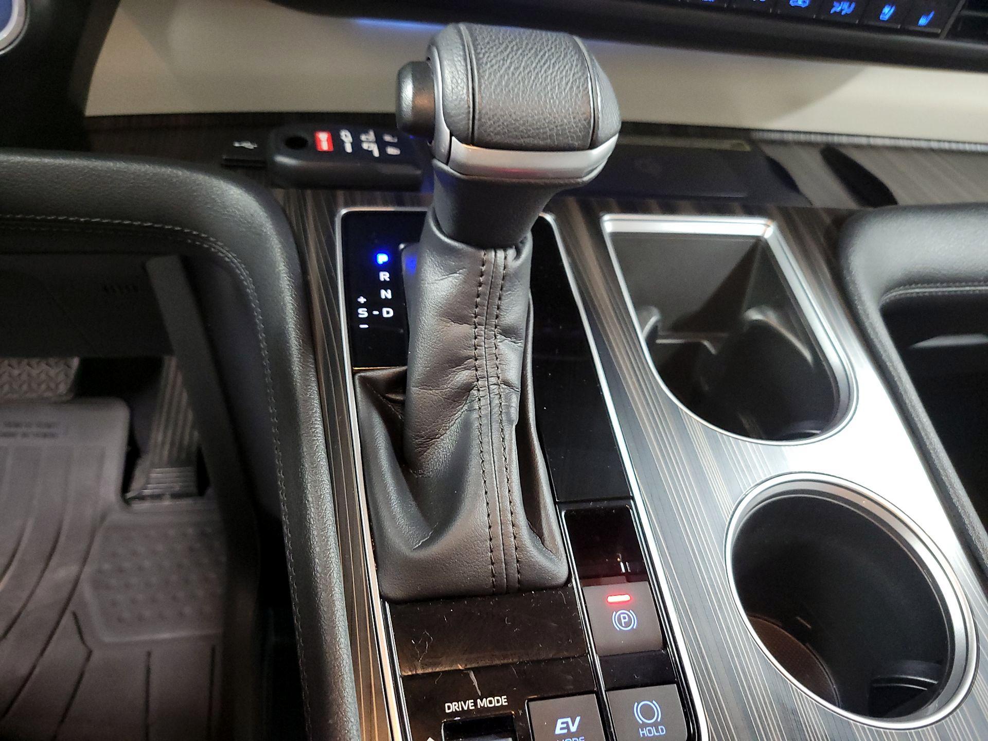 Thumbnail: 2022 Toyota Sienna - 18