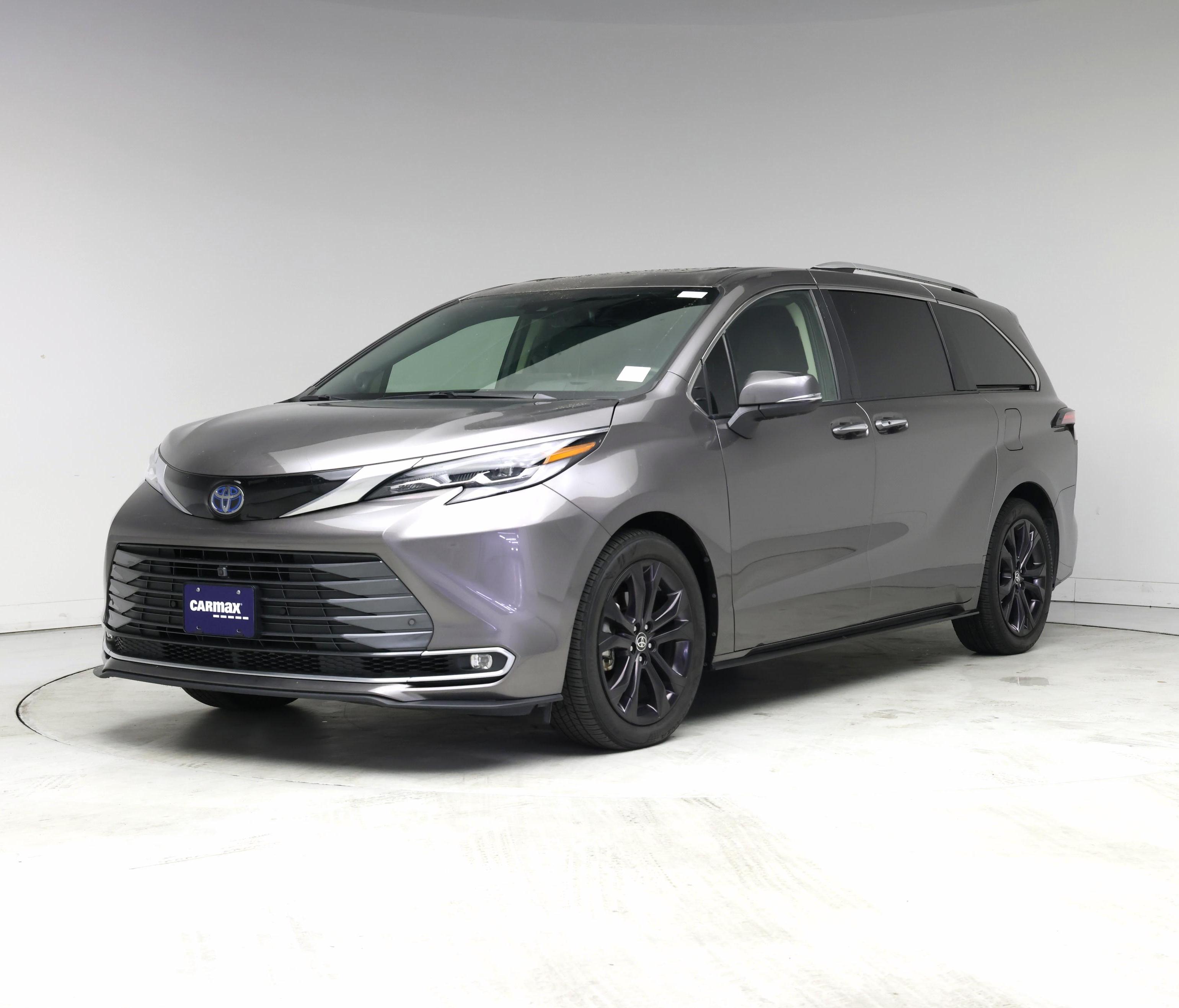 Thumbnail: 2022 Toyota Sienna - 4