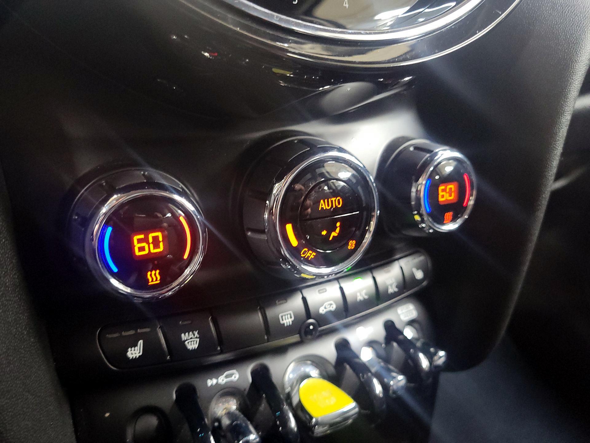 Thumbnail: 2022 MINI Cooper Hardtop - 17