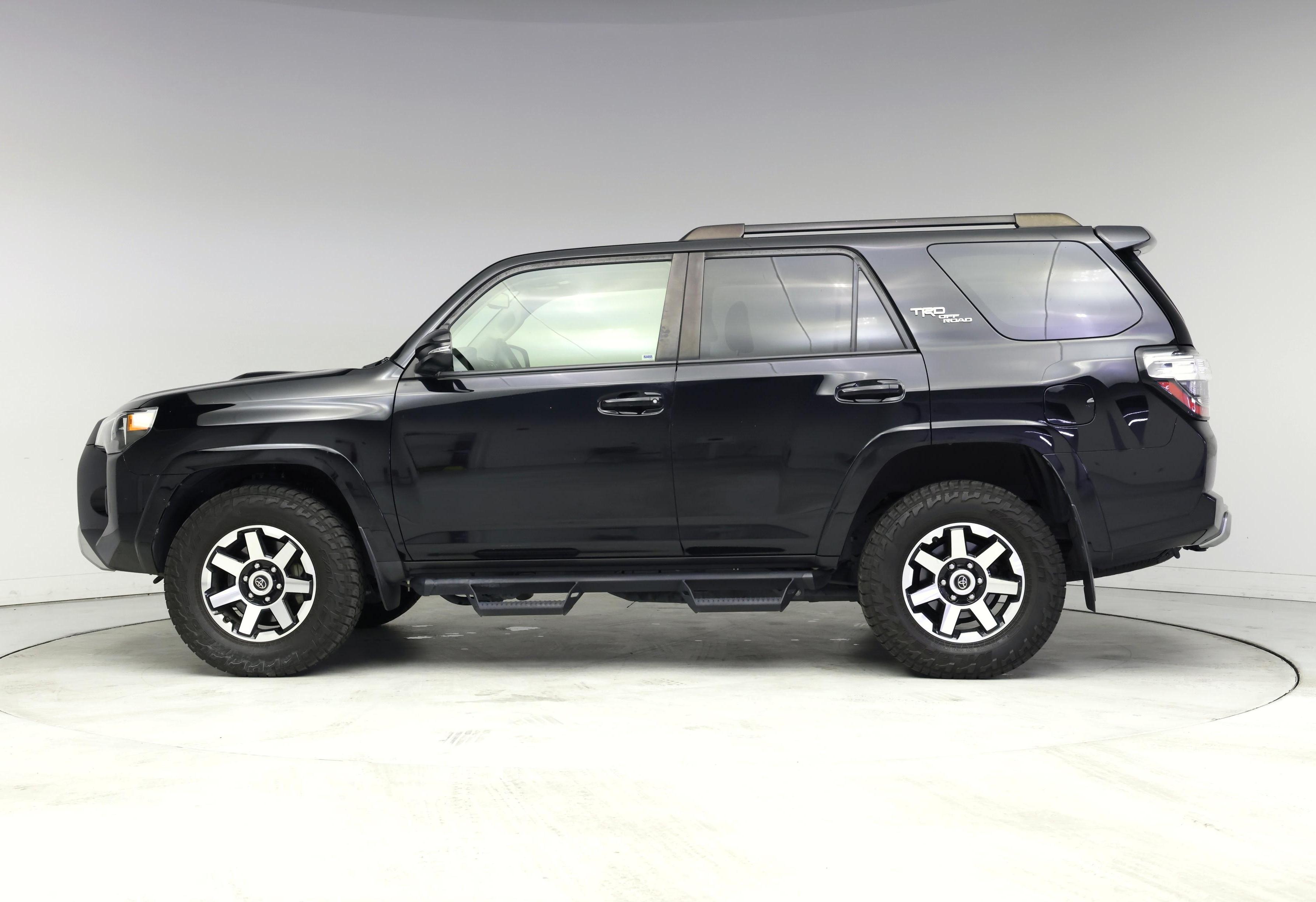 Thumbnail: 2021 Toyota 4Runner - 3