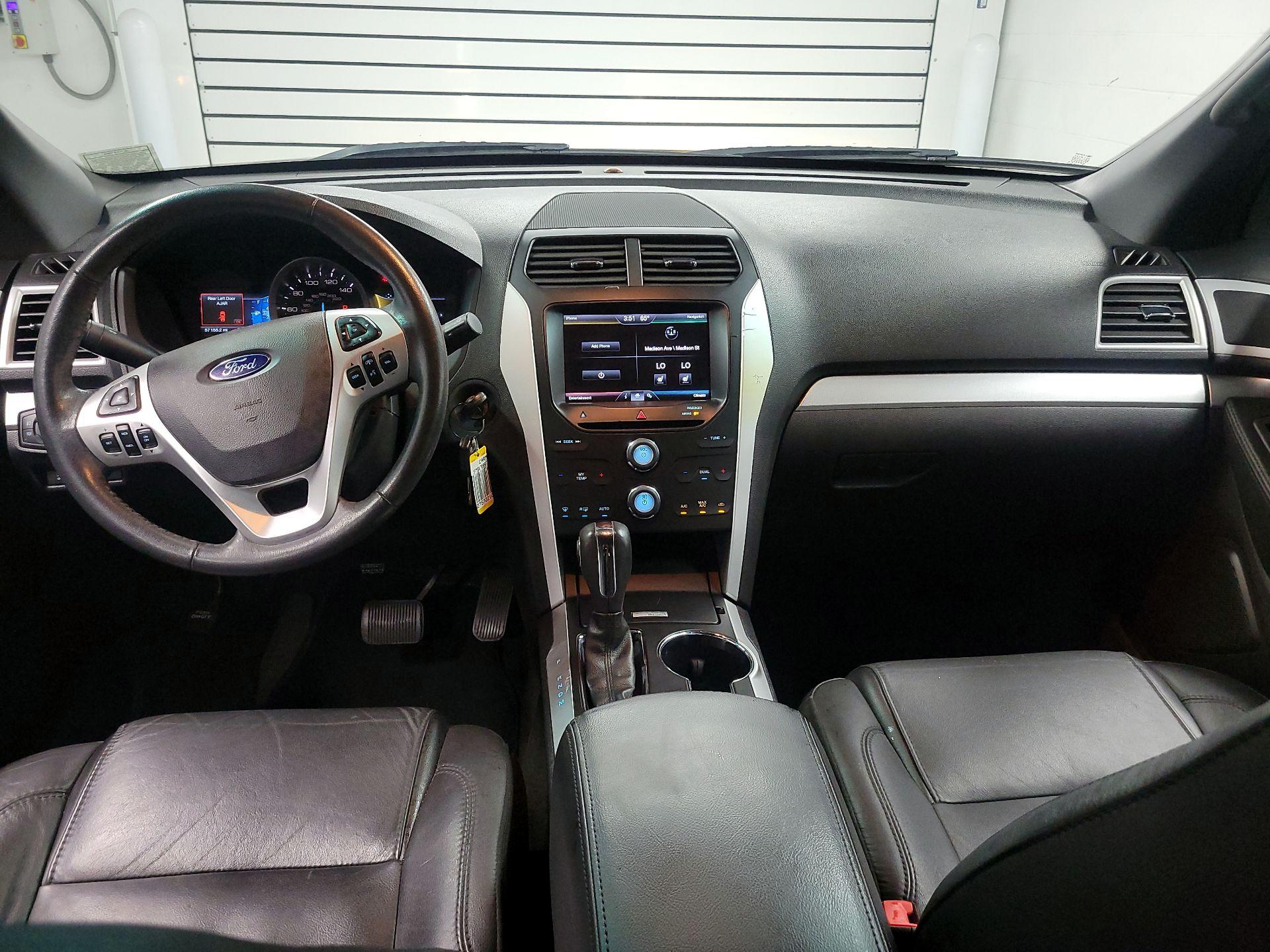 Thumbnail: 2015 Ford Explorer - 9