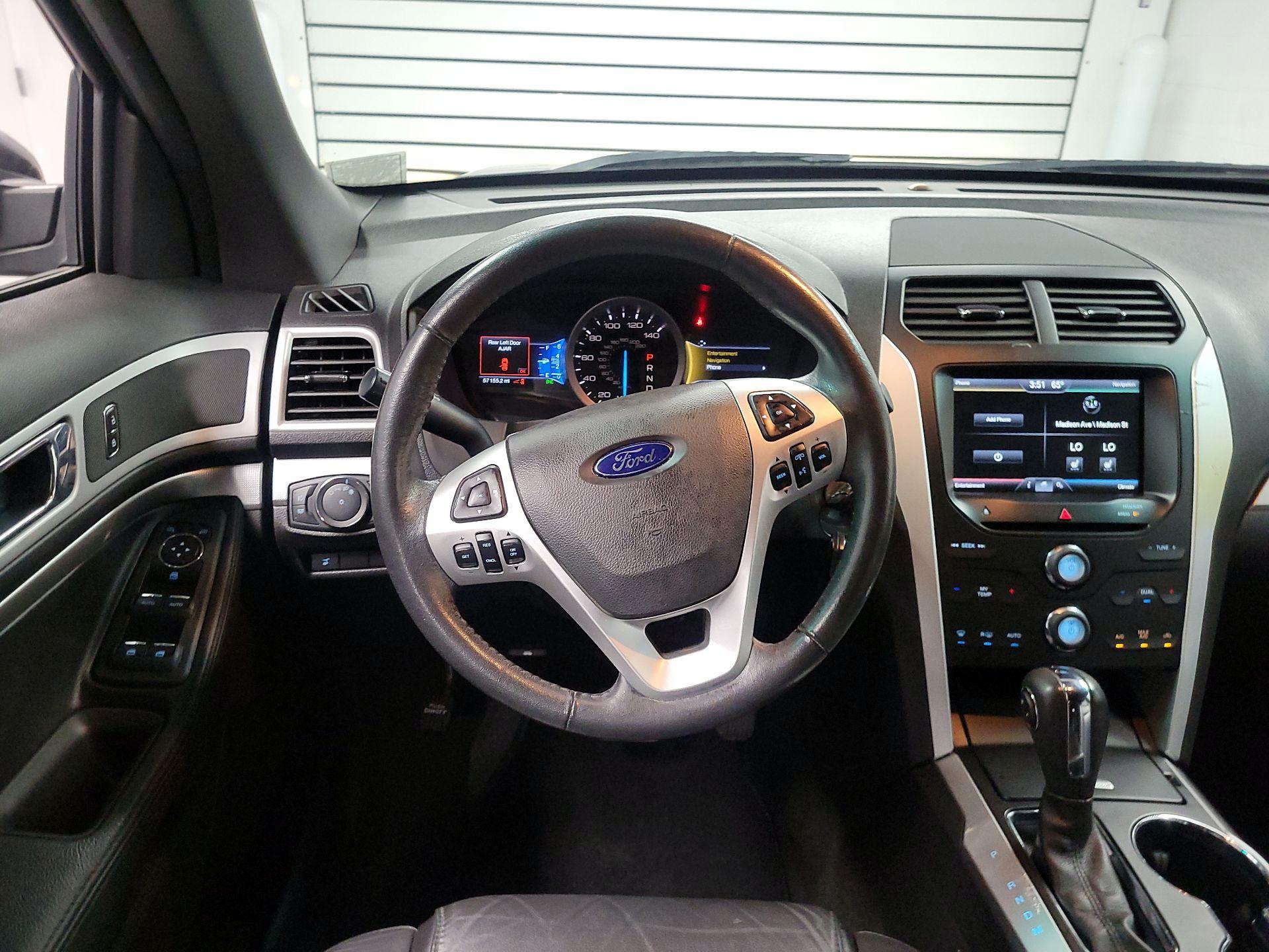 Thumbnail: 2015 Ford Explorer - 10
