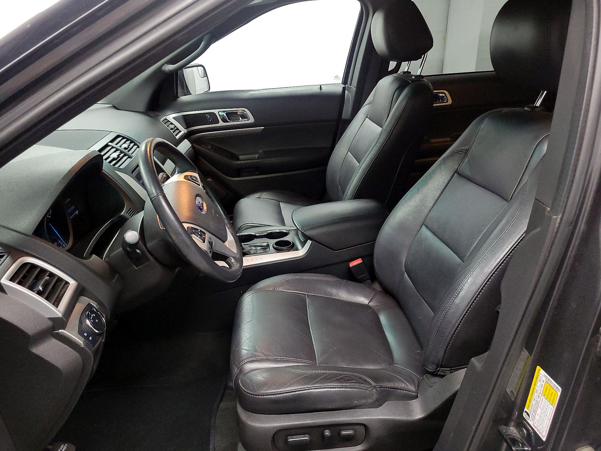 Thumbnail: 2015 Ford Explorer - 11