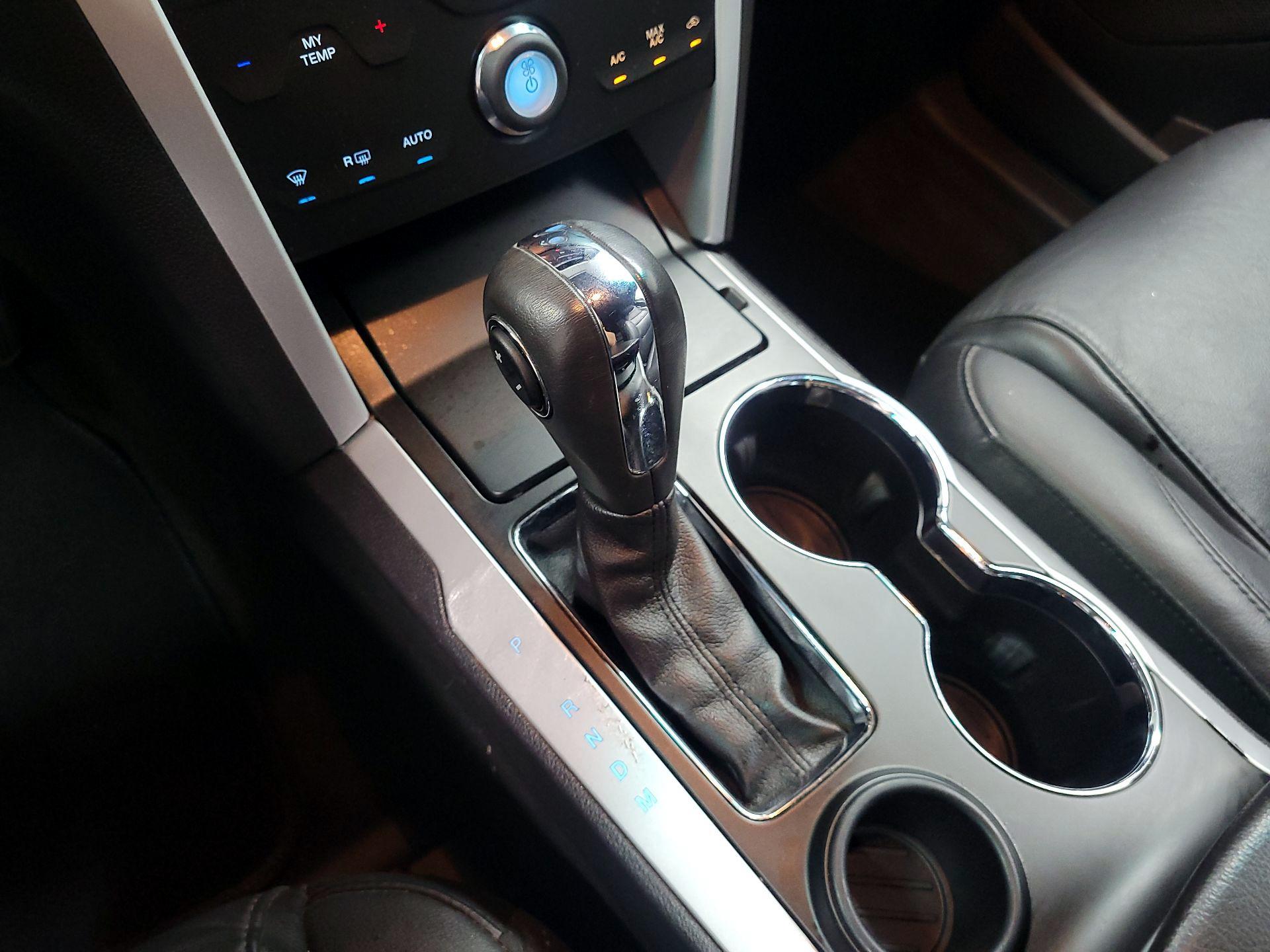 Thumbnail: 2015 Ford Explorer - 16