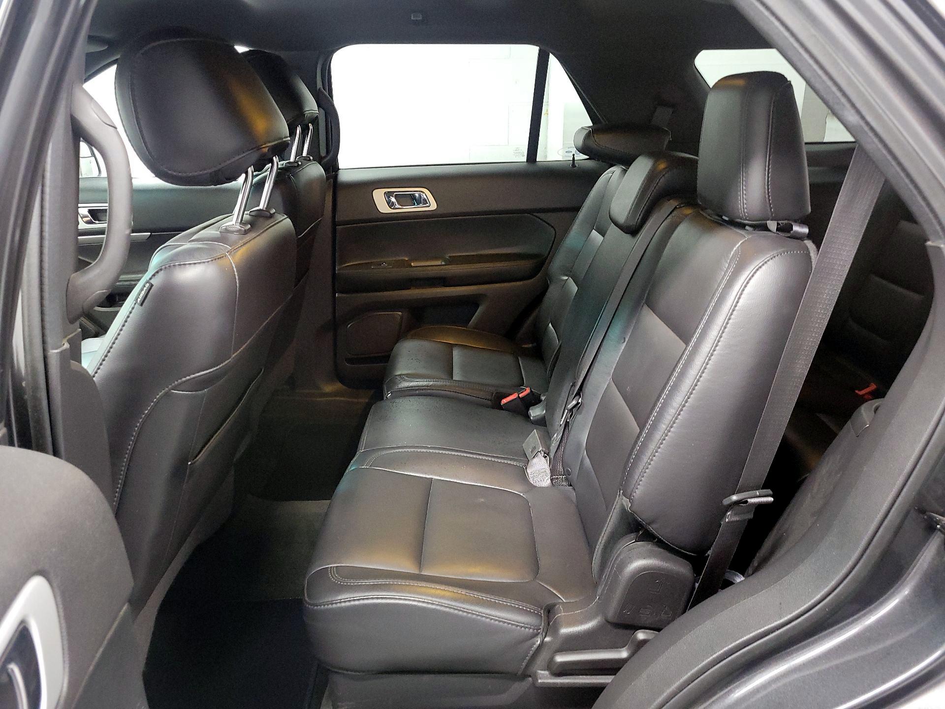 Thumbnail: 2015 Ford Explorer - 17