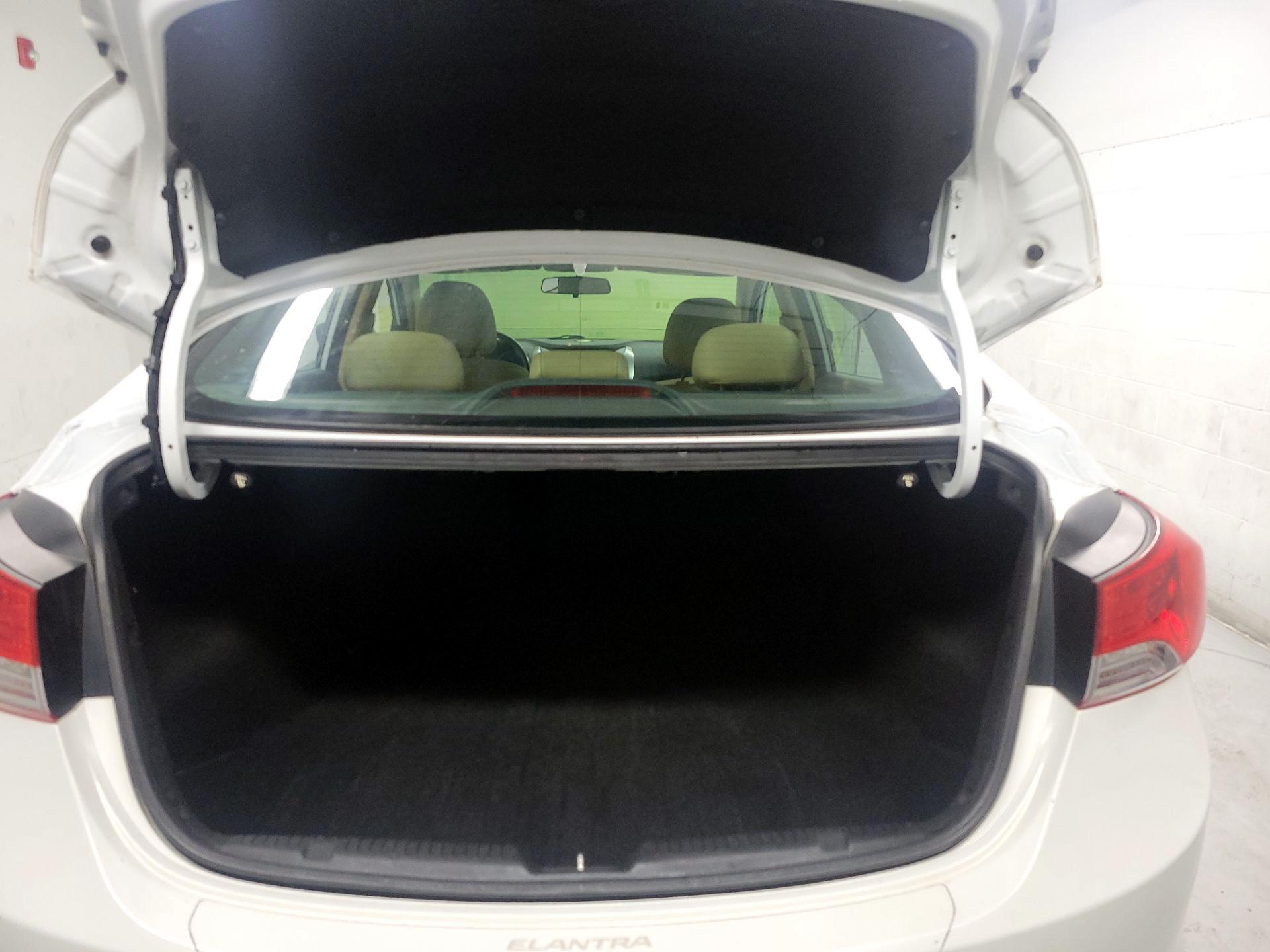 Thumbnail: 2013 Hyundai Elantra - 20