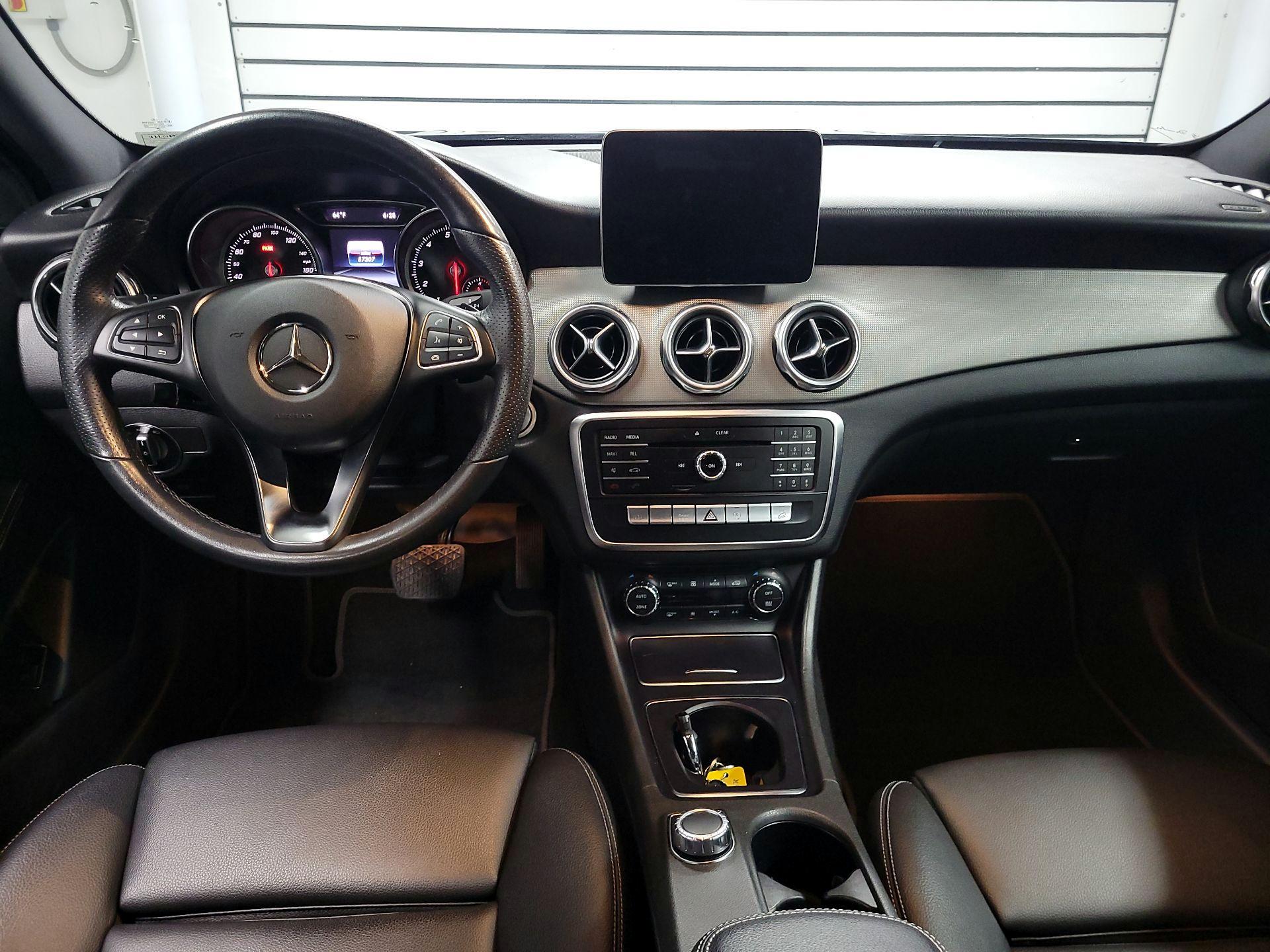 Thumbnail: 2019 Mercedes-Benz GLA - 9