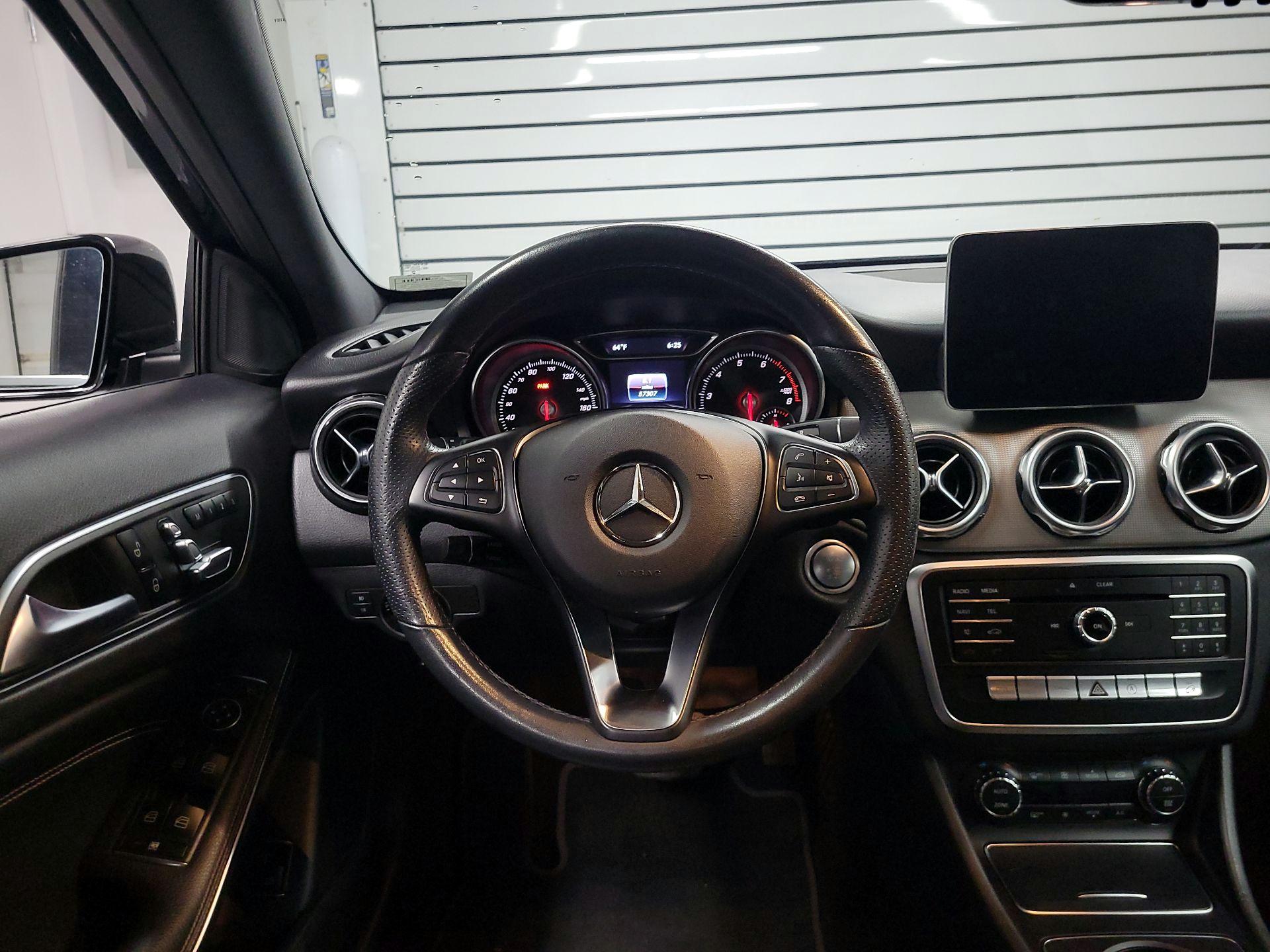 Thumbnail: 2019 Mercedes-Benz GLA - 10