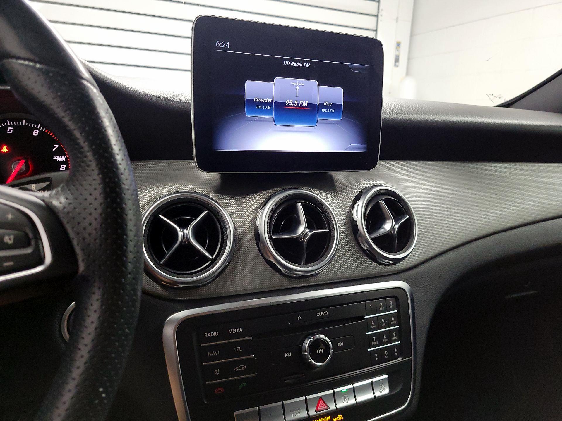 Thumbnail: 2019 Mercedes-Benz GLA - 15