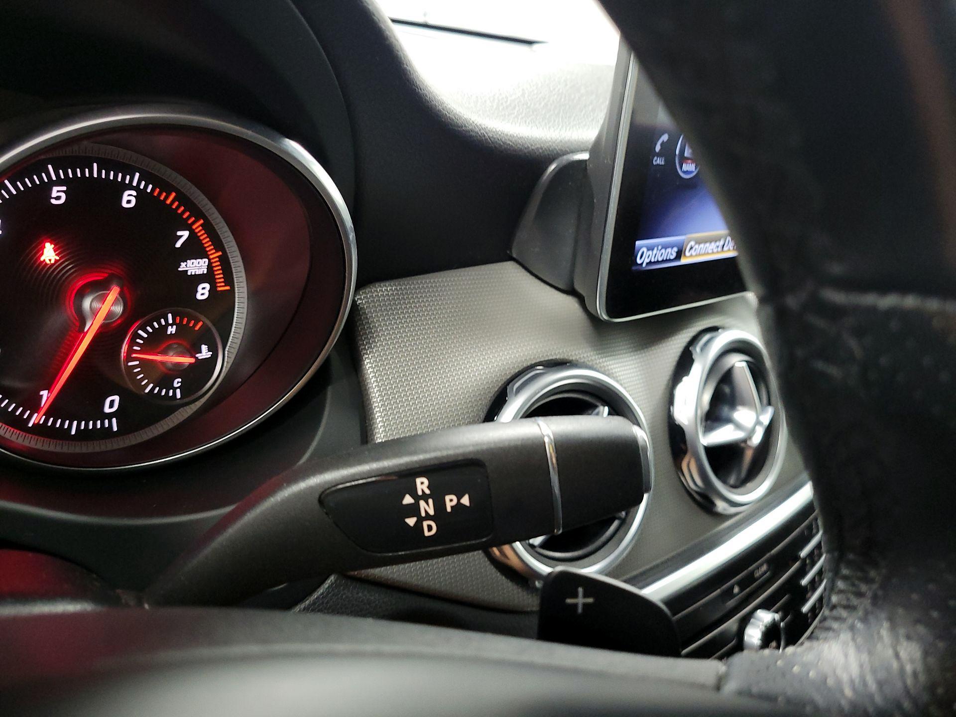 Thumbnail: 2019 Mercedes-Benz GLA - 17
