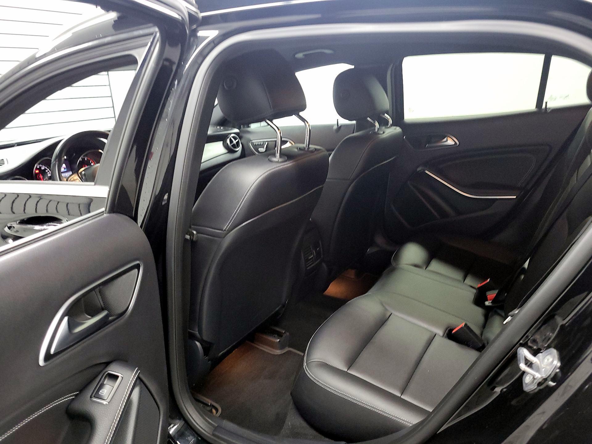 Thumbnail: 2019 Mercedes-Benz GLA - 18