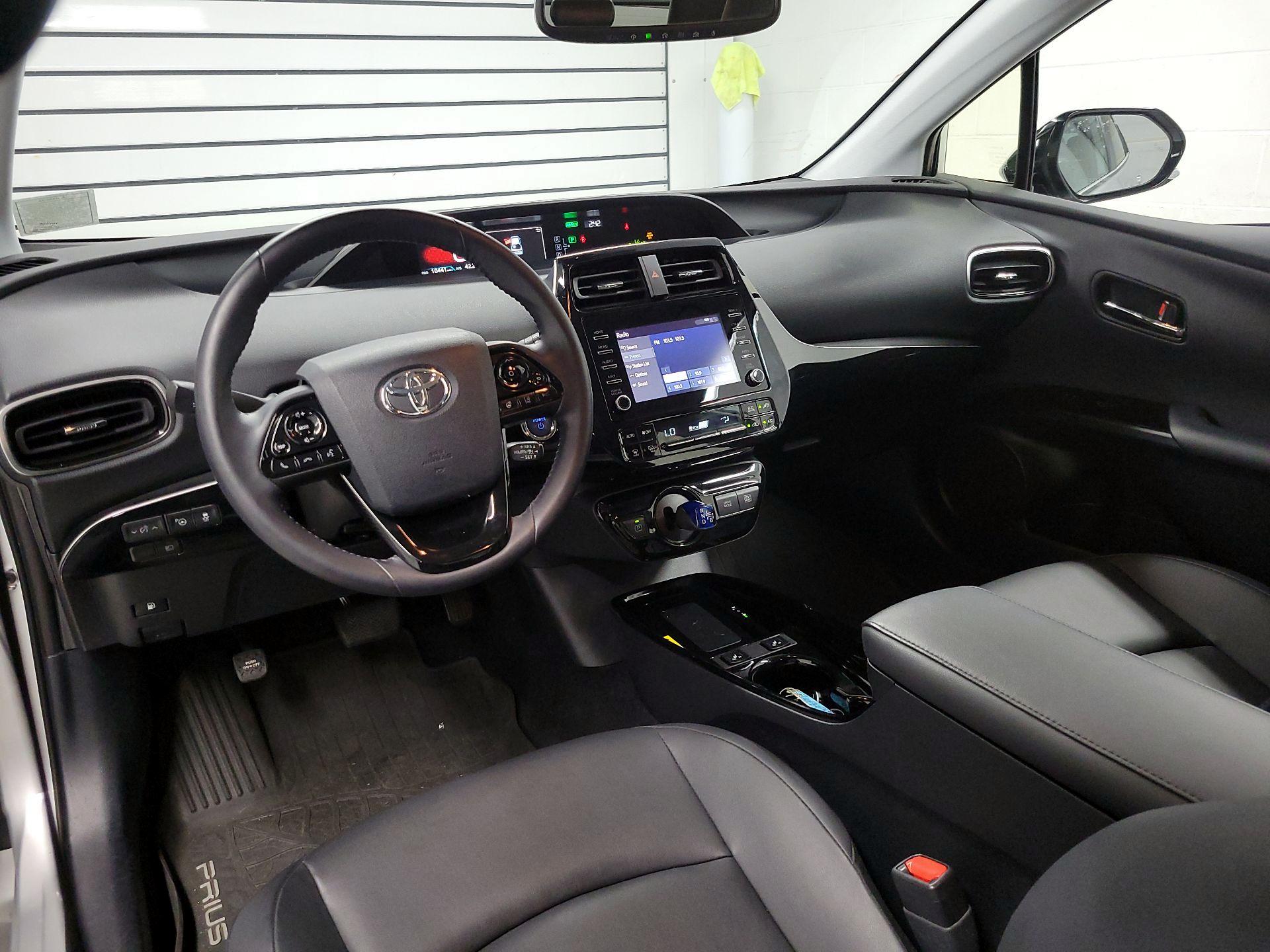 Thumbnail: 2020 Toyota Prius - 9