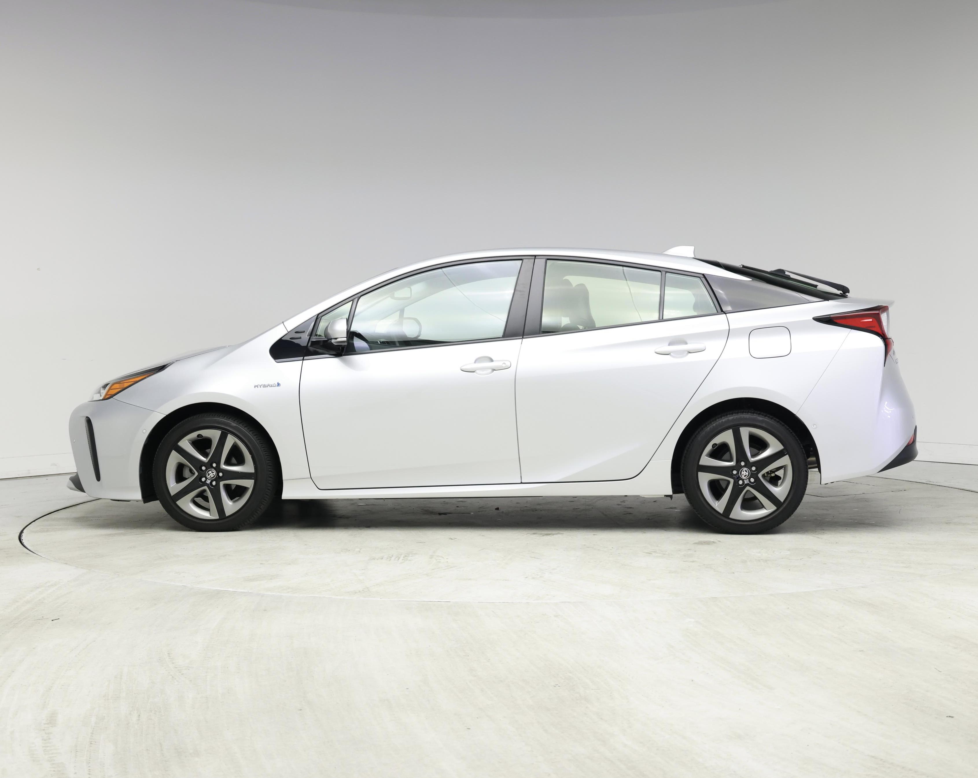 Thumbnail: 2020 Toyota Prius - 3