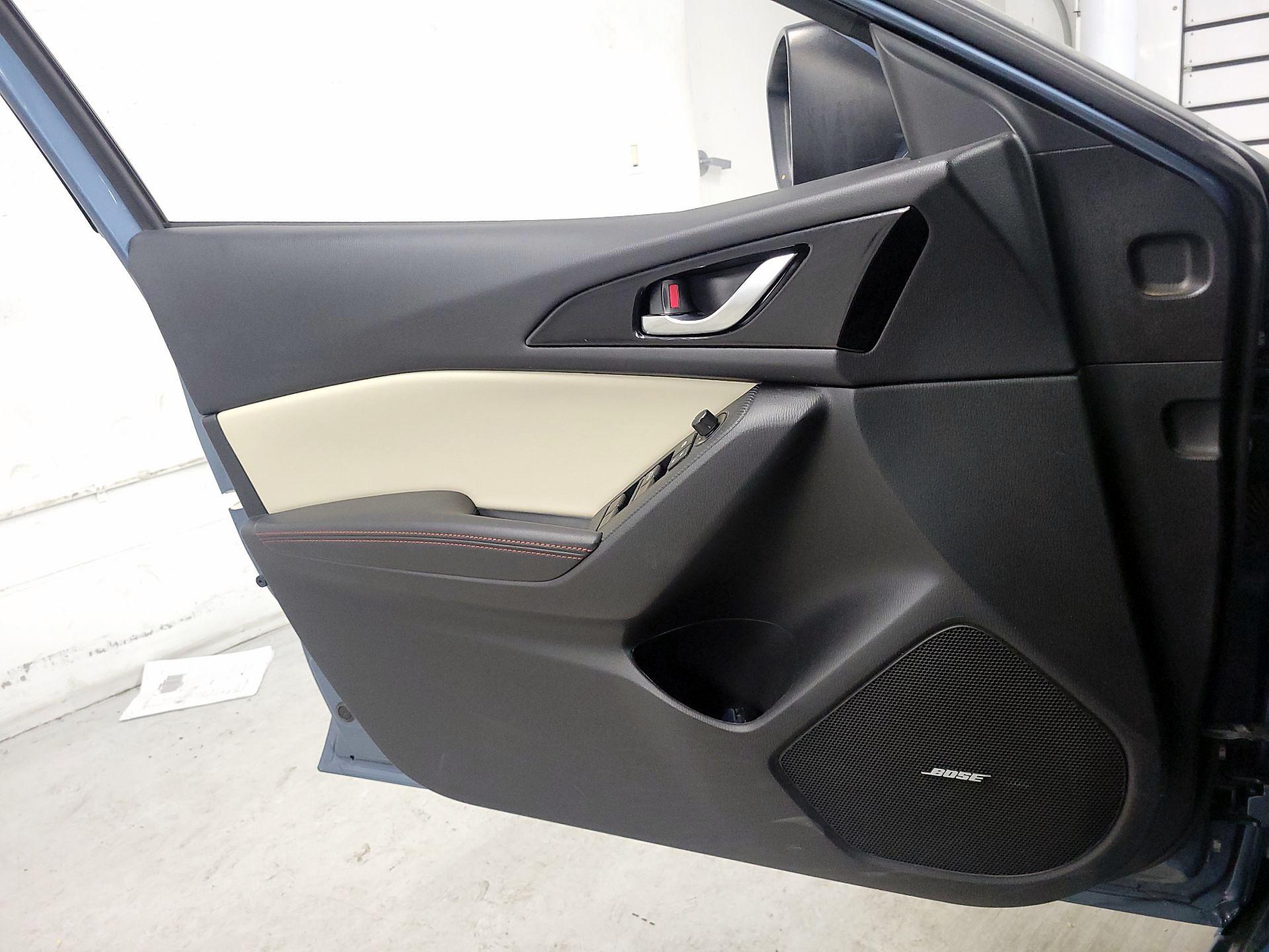 Thumbnail: 2015 Mazda Mazda3 - 12