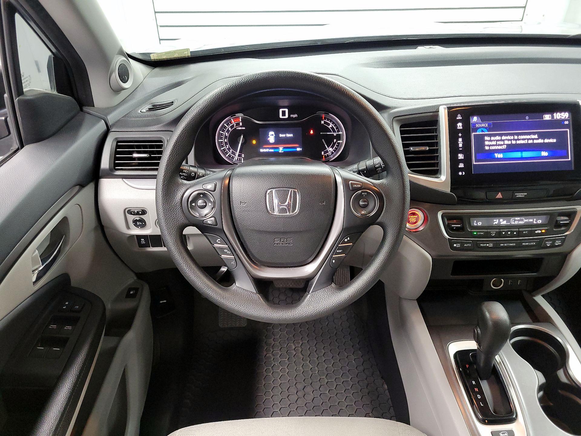 Thumbnail: 2017 Honda Pilot - 10