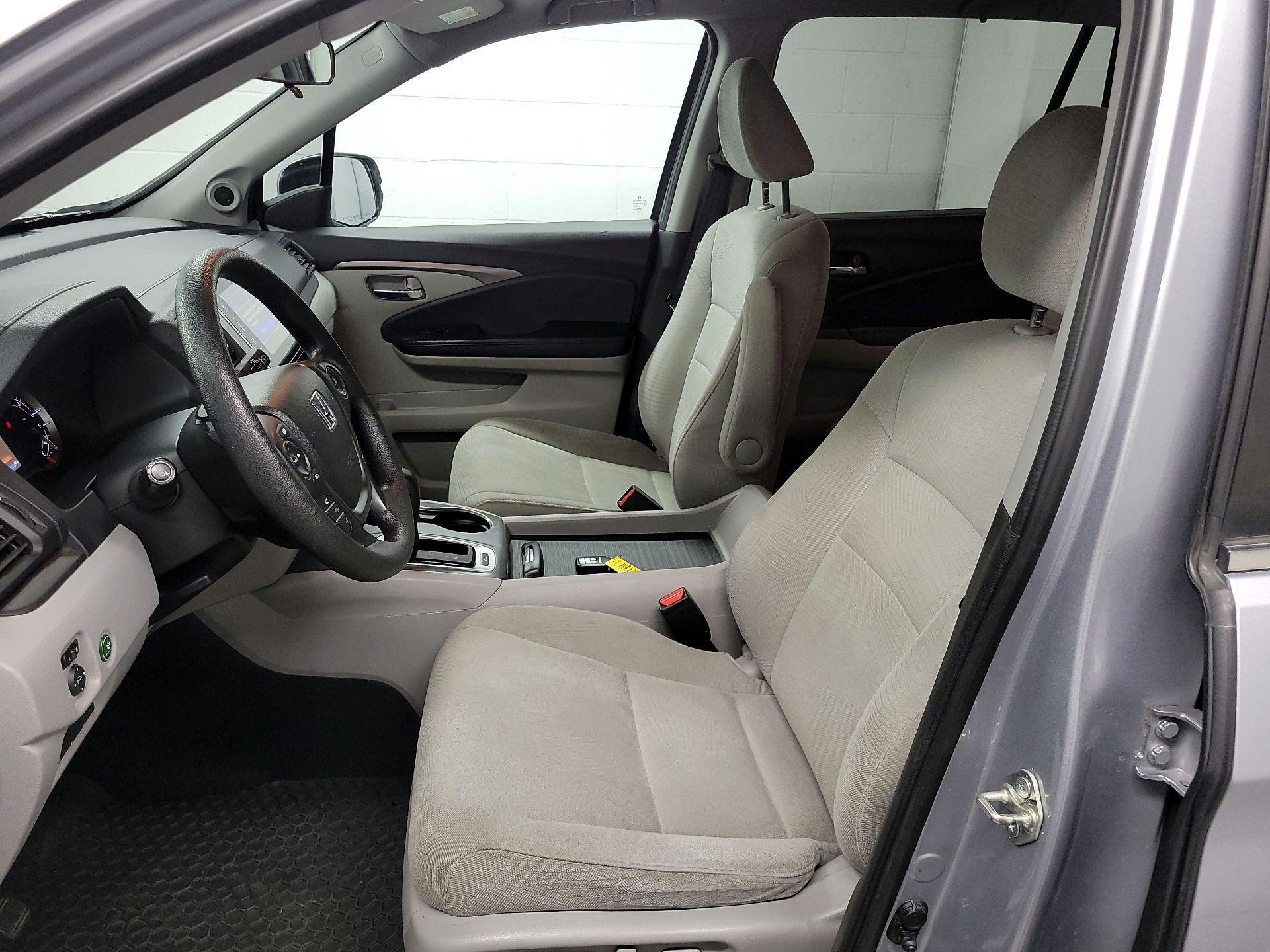 Thumbnail: 2017 Honda Pilot - 11
