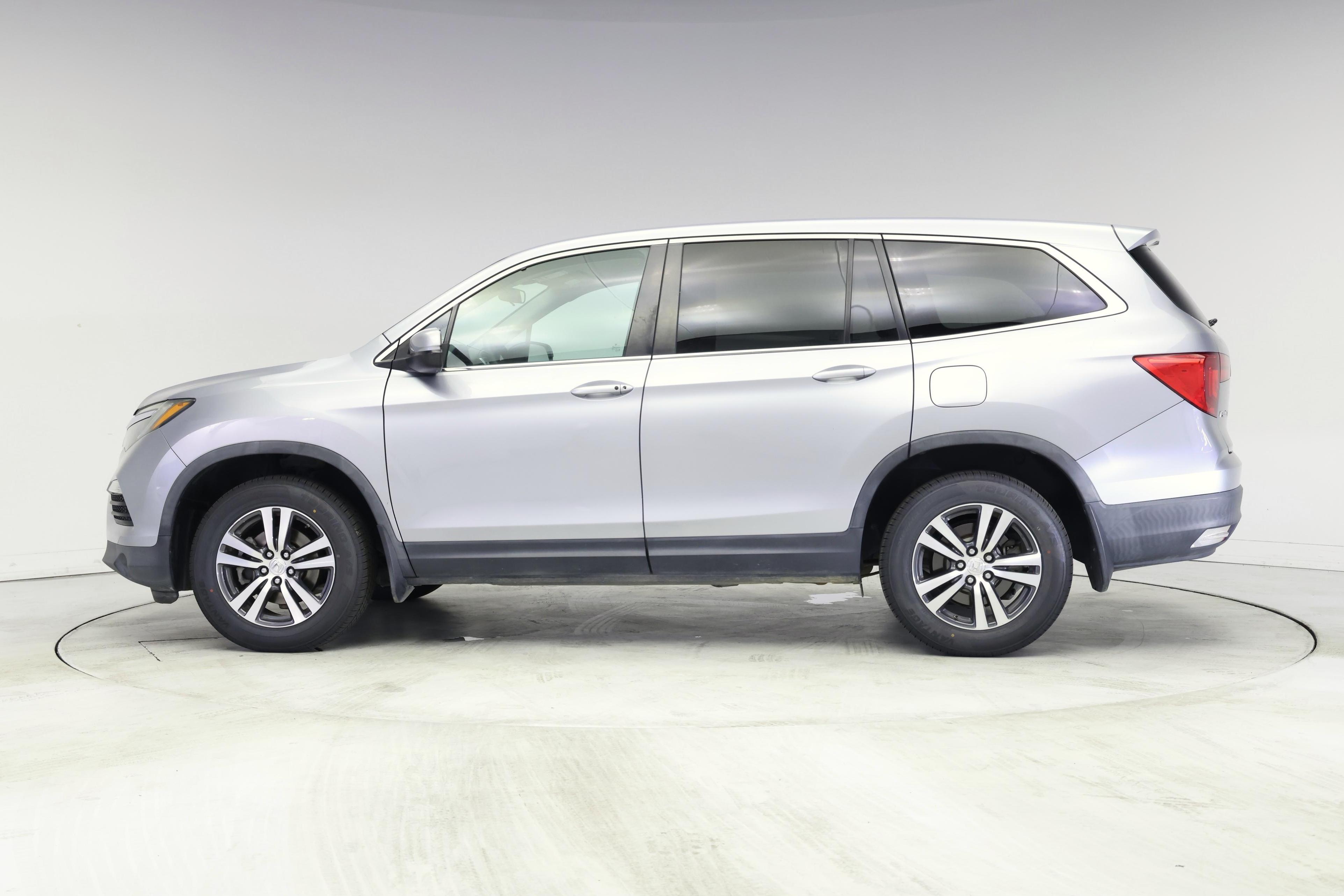 Thumbnail: 2017 Honda Pilot - 3
