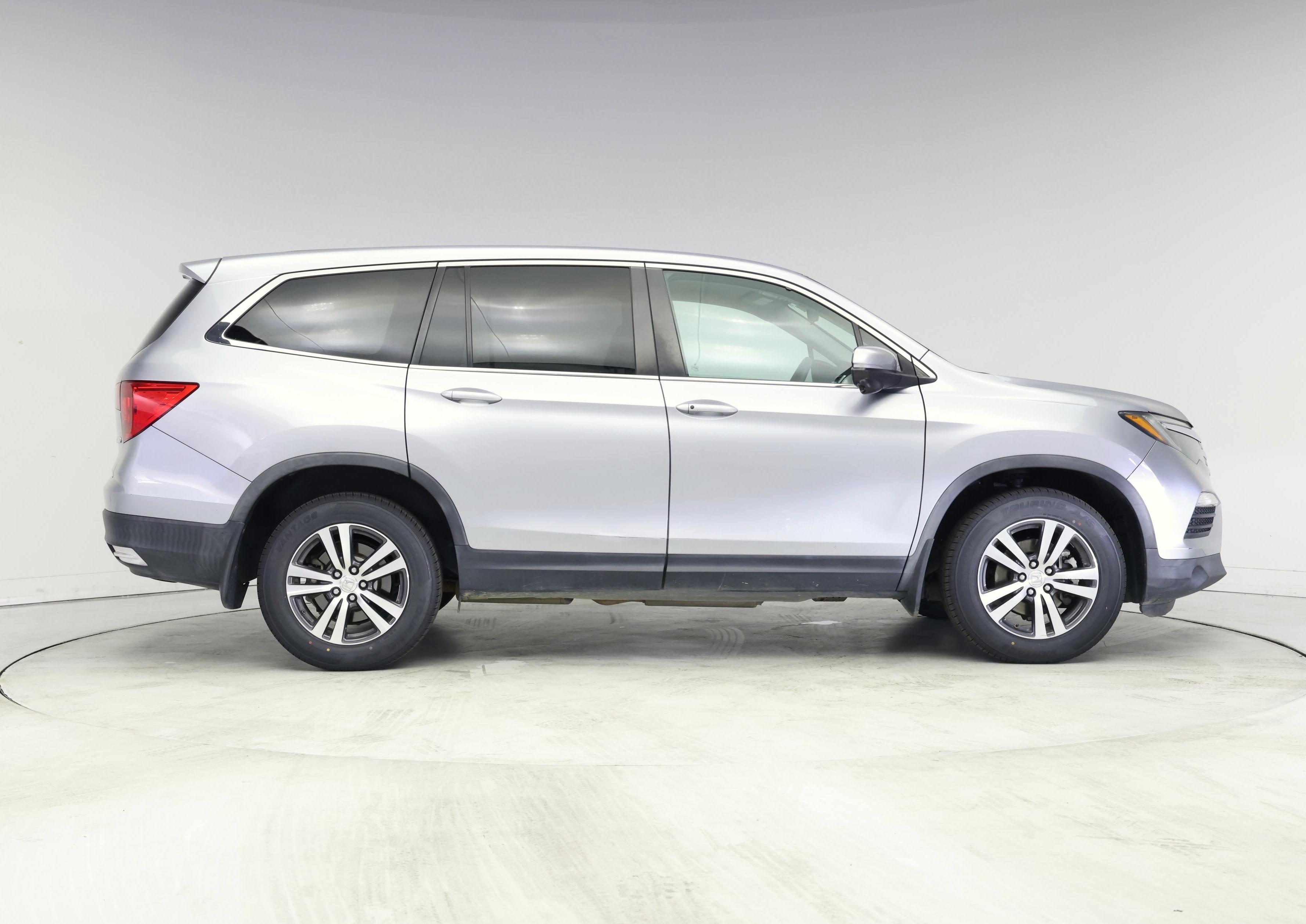Thumbnail: 2017 Honda Pilot - 7