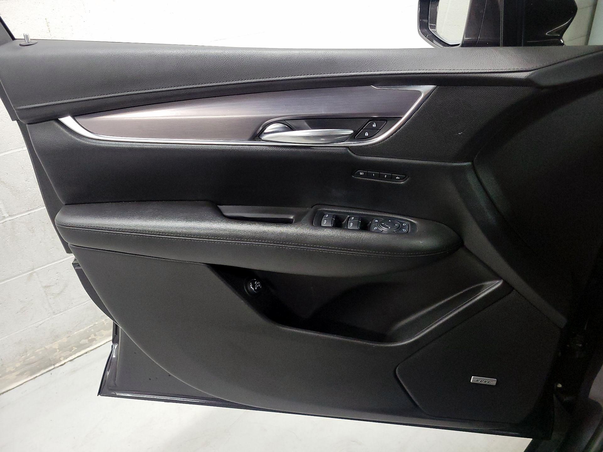 Thumbnail: 2017 Cadillac XT5 - 12