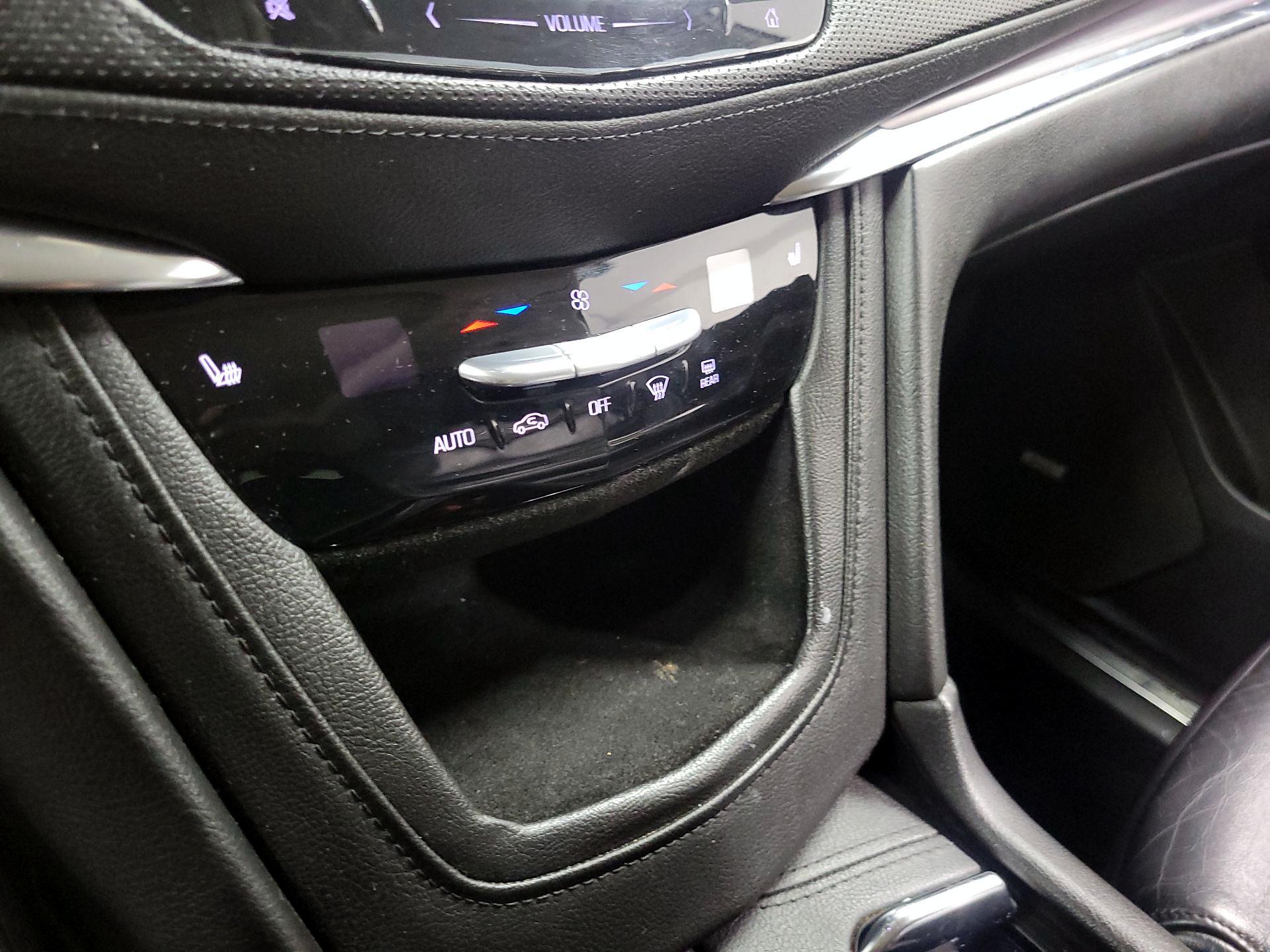 Thumbnail: 2017 Cadillac XT5 - 16
