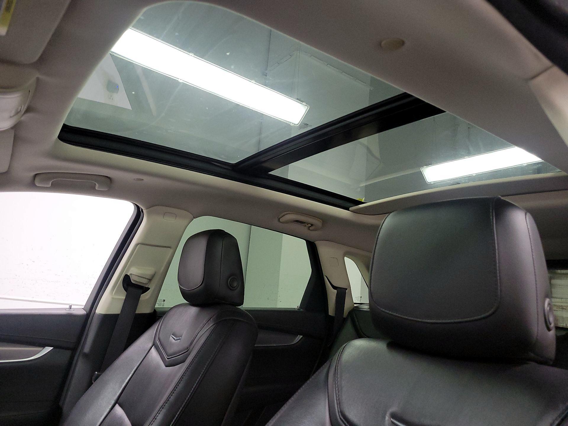 Thumbnail: 2017 Cadillac XT5 - 18