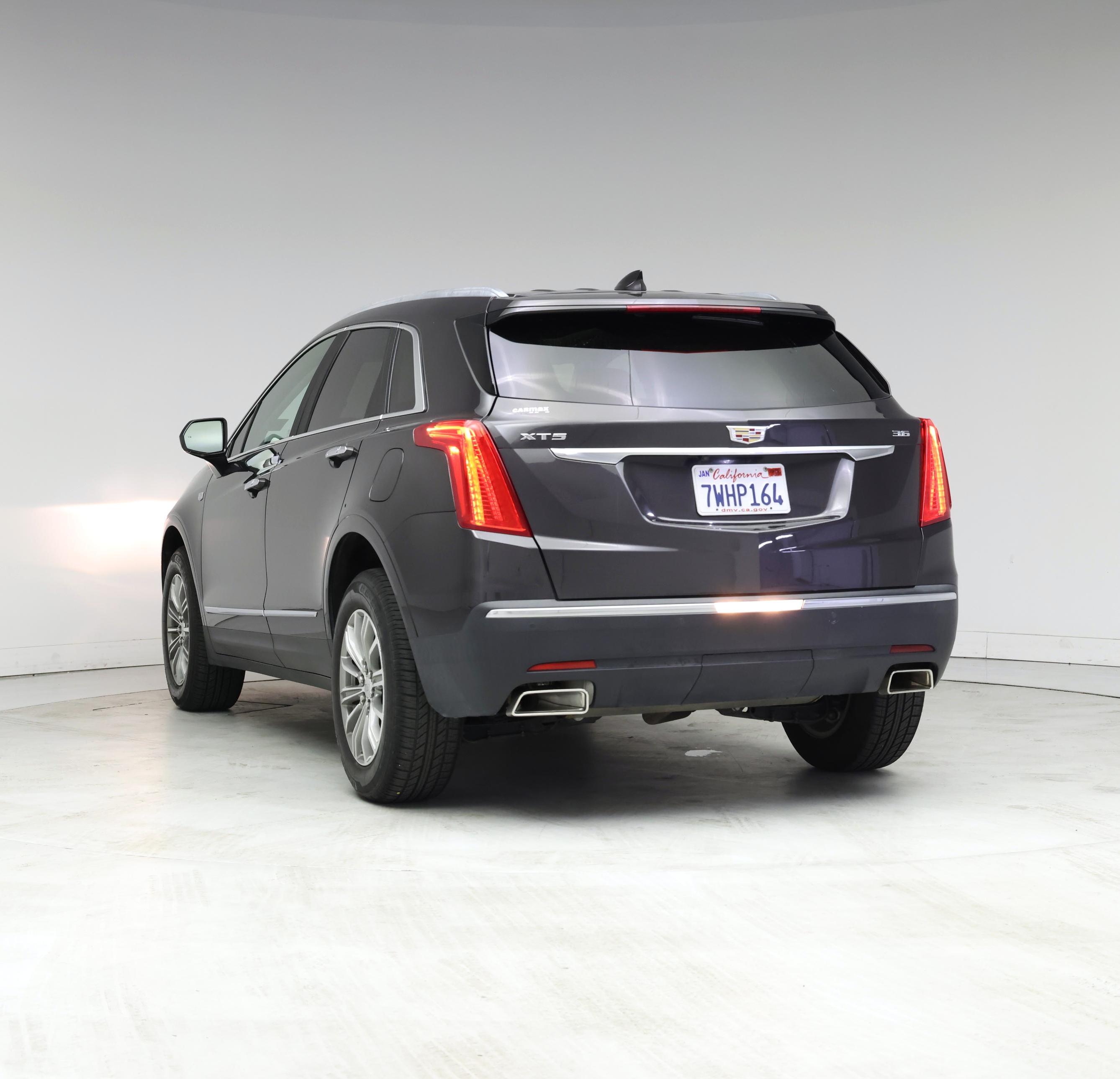 Thumbnail: 2017 Cadillac XT5 - 2