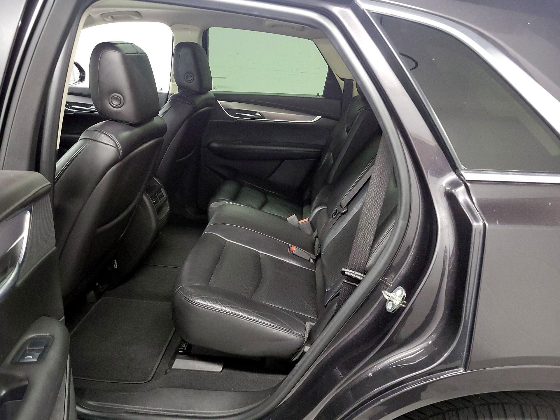 Thumbnail: 2017 Cadillac XT5 - 19