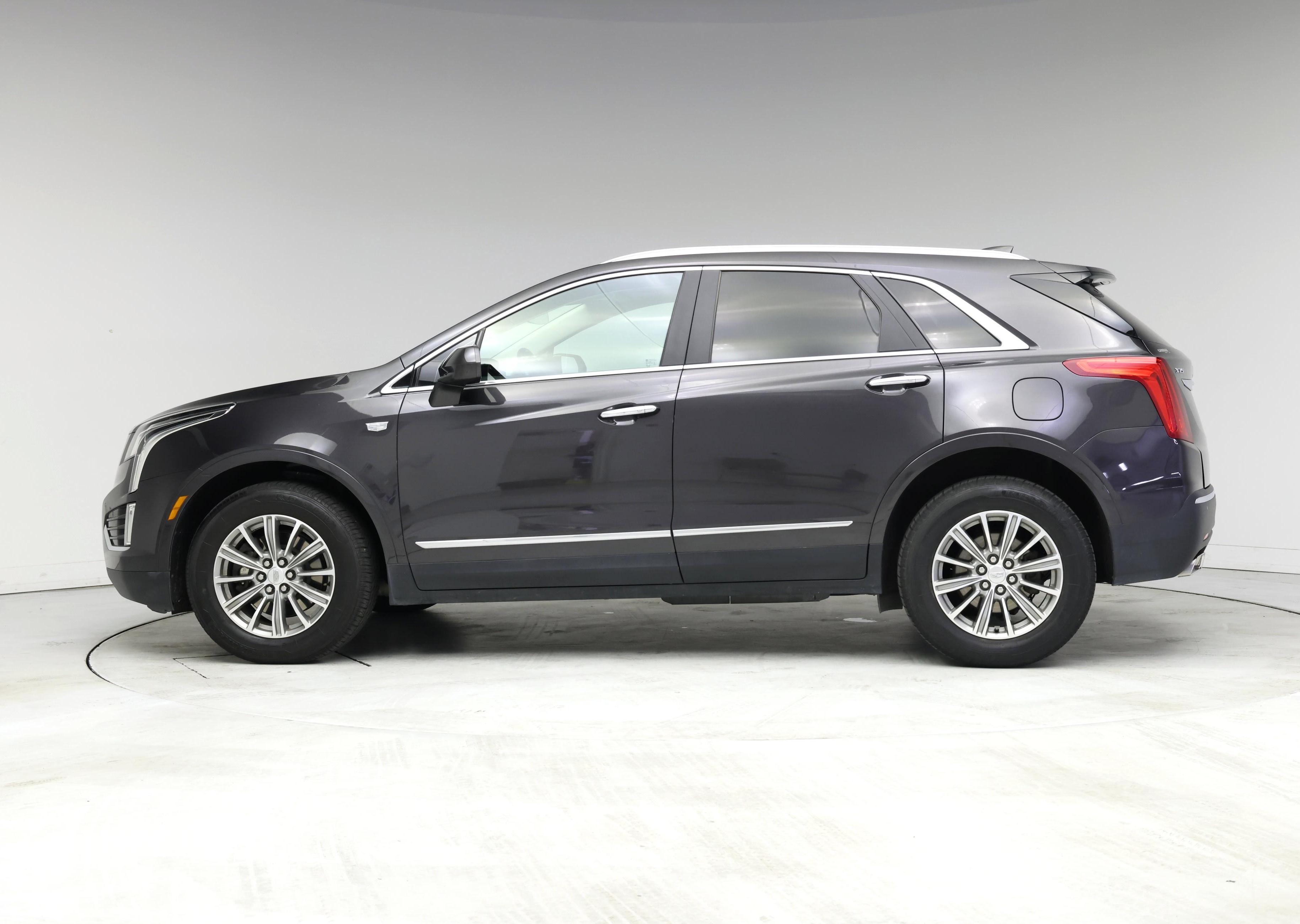 Thumbnail: 2017 Cadillac XT5 - 3