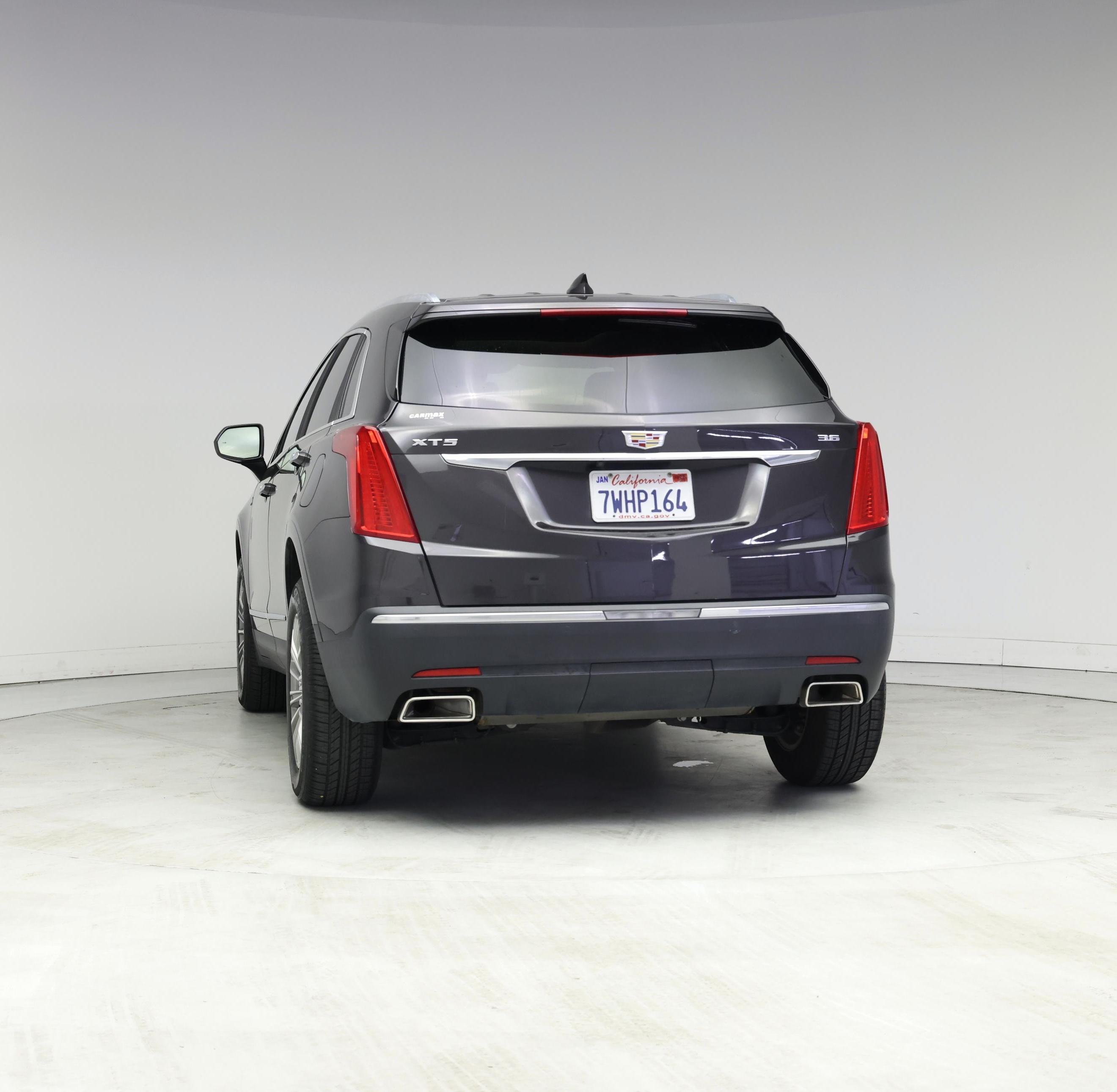 Thumbnail: 2017 Cadillac XT5 - 6