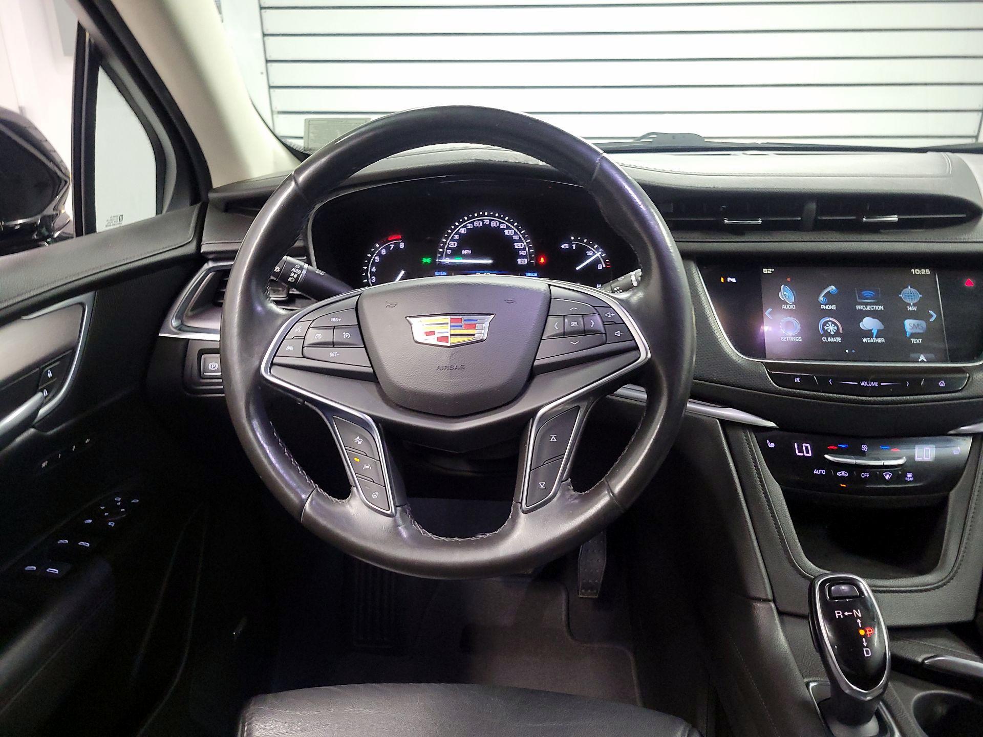 Thumbnail: 2019 Cadillac XT5 - 10