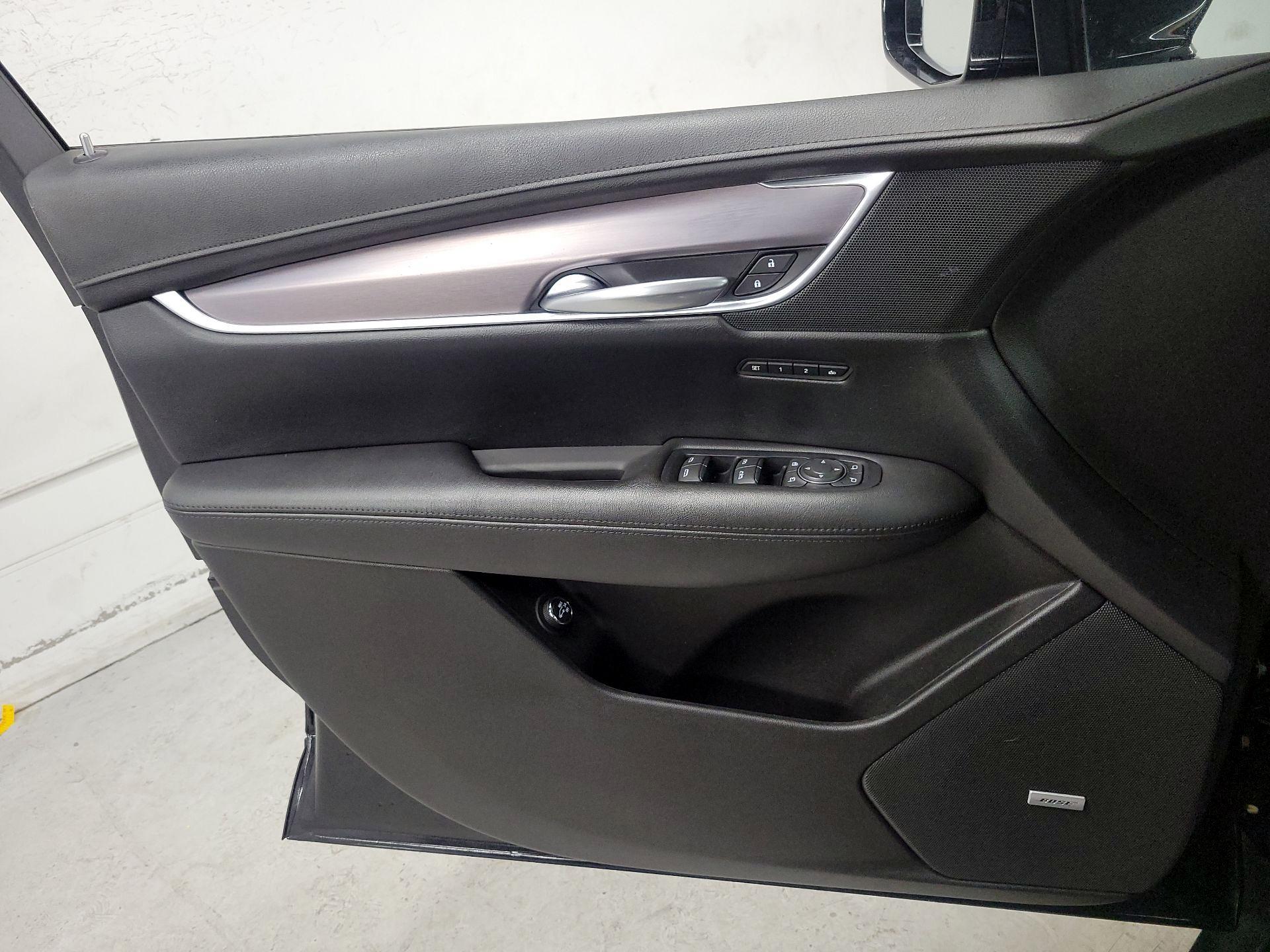Thumbnail: 2019 Cadillac XT5 - 12