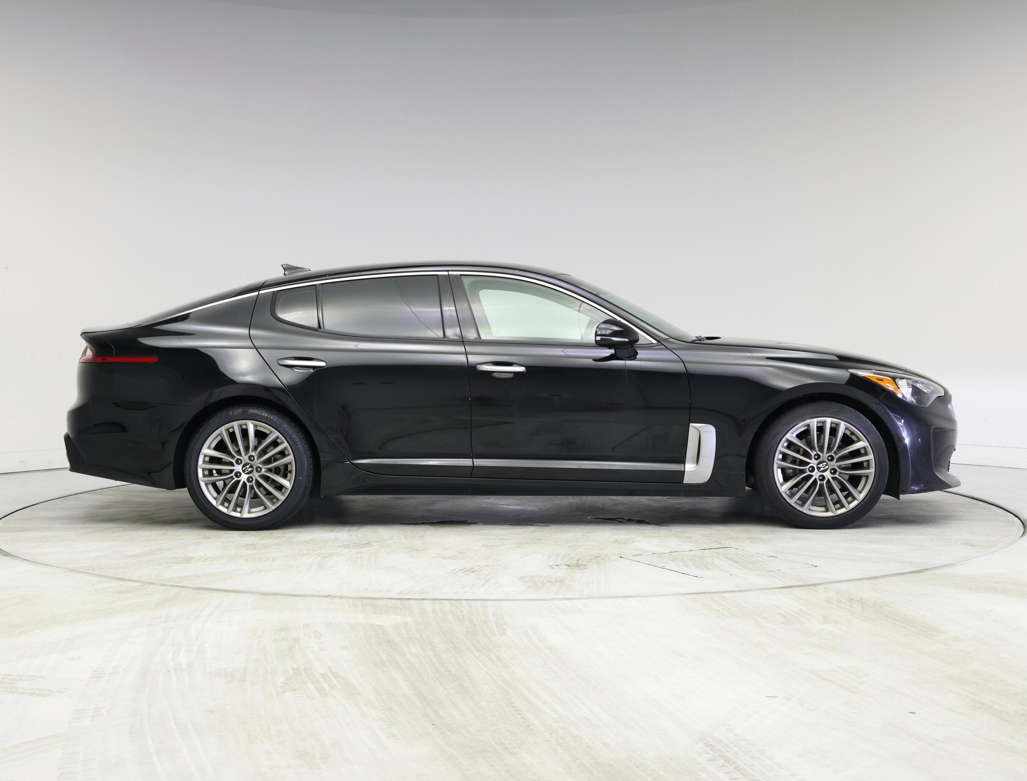 Thumbnail: 2018 Kia Stinger - 7