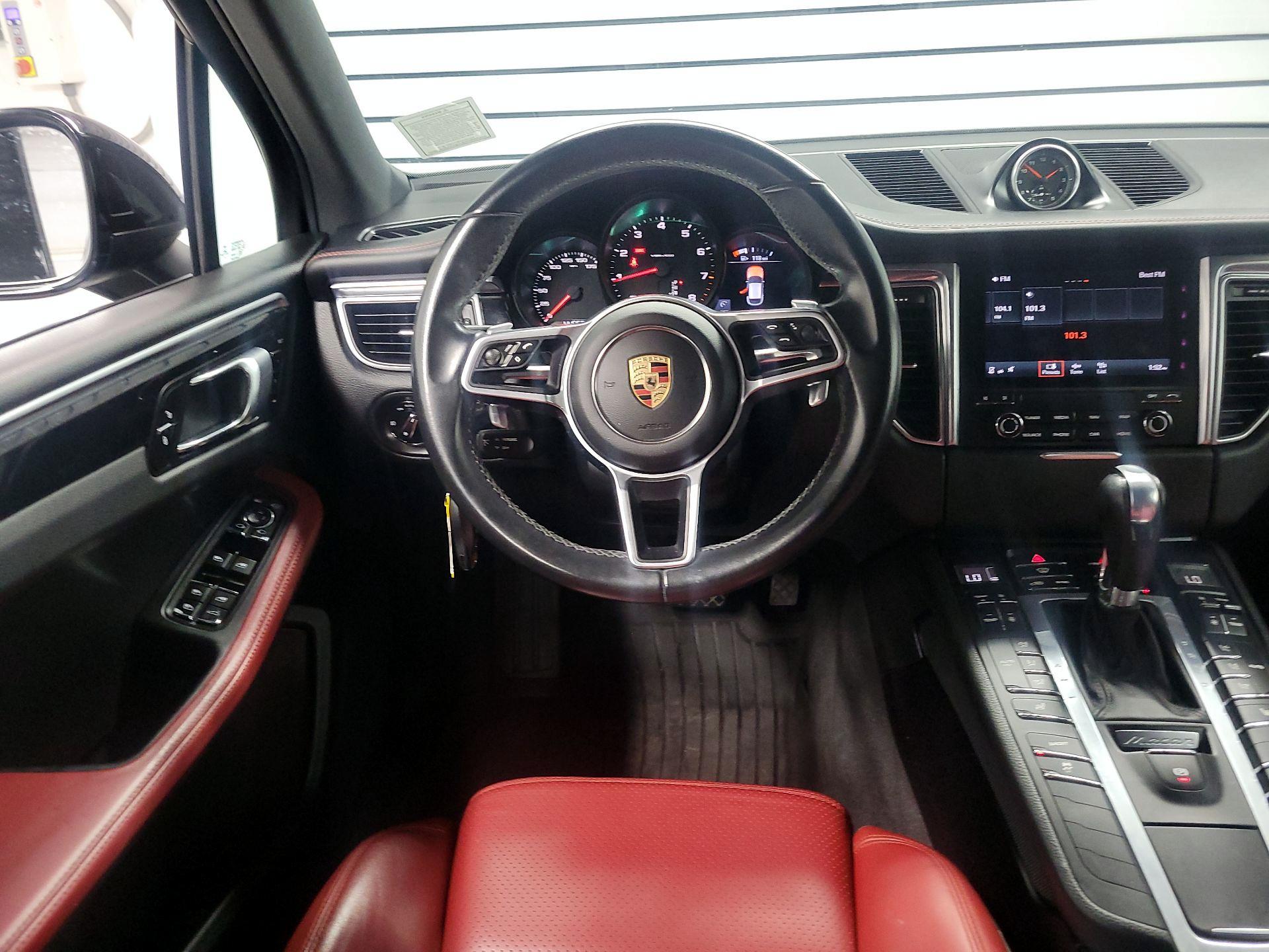 Thumbnail: 2018 Porsche Macan - 10
