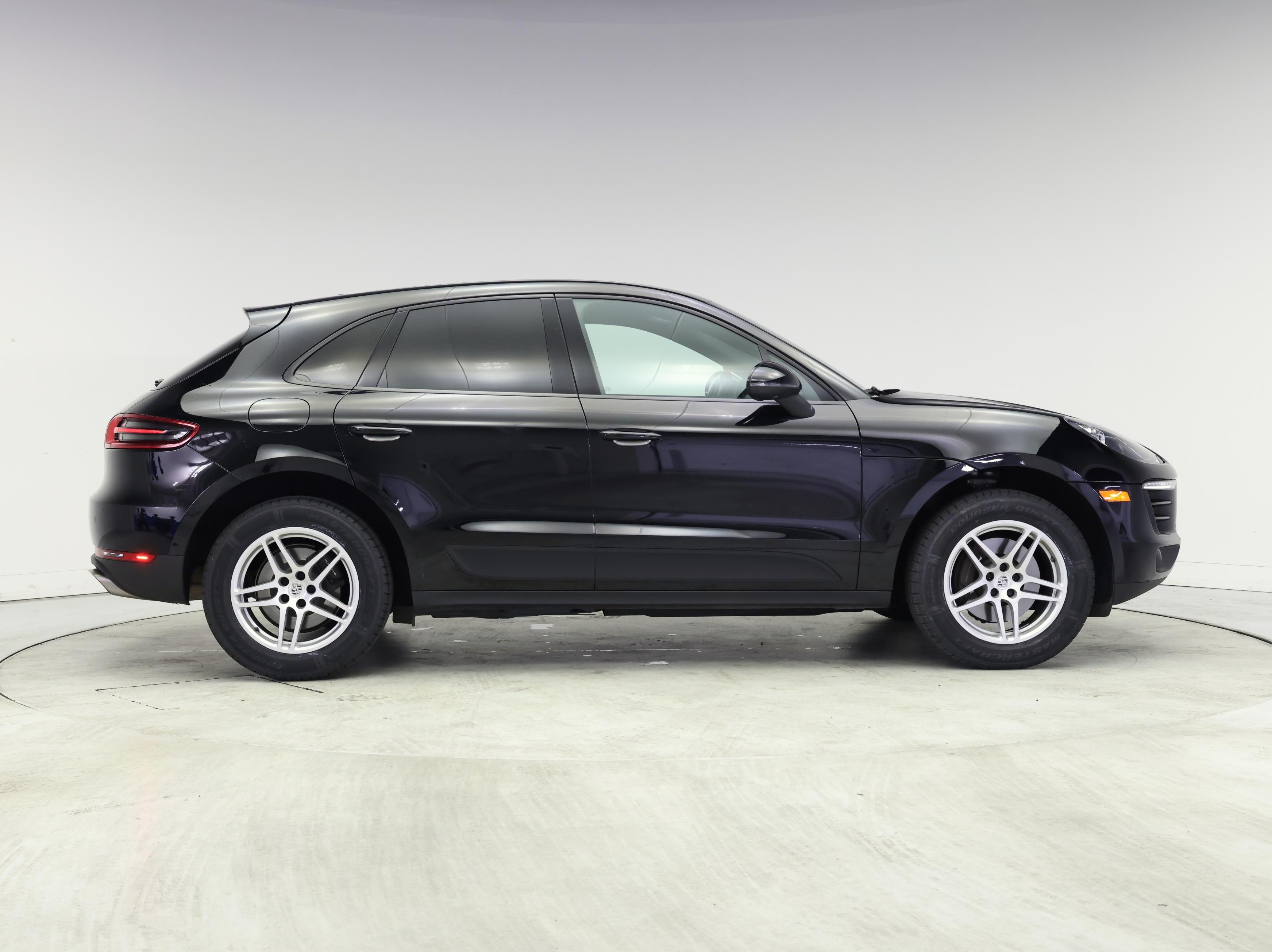 Thumbnail: 2018 Porsche Macan - 7