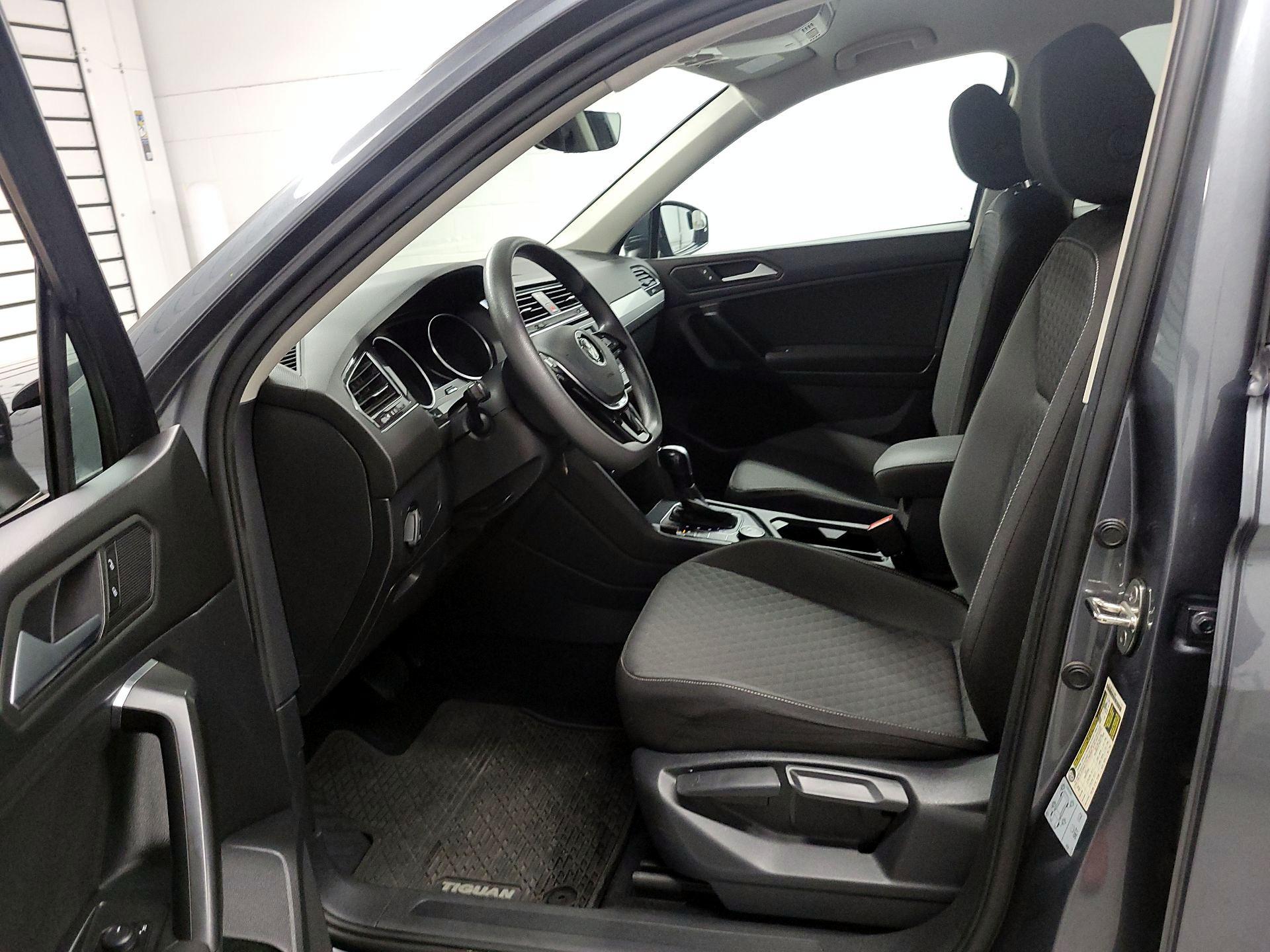 Thumbnail: 2021 Volkswagen Tiguan - 11