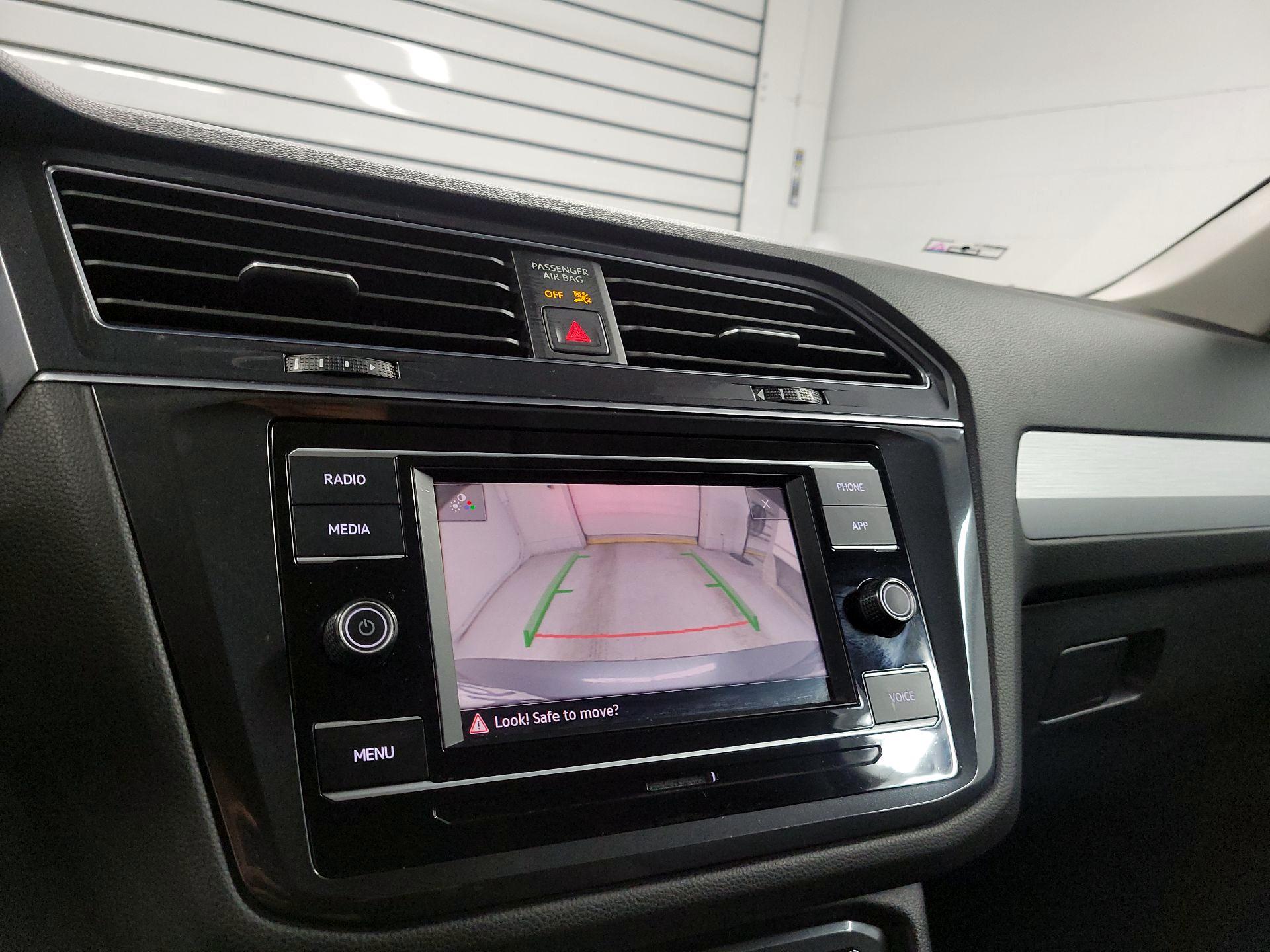 Thumbnail: 2021 Volkswagen Tiguan - 14