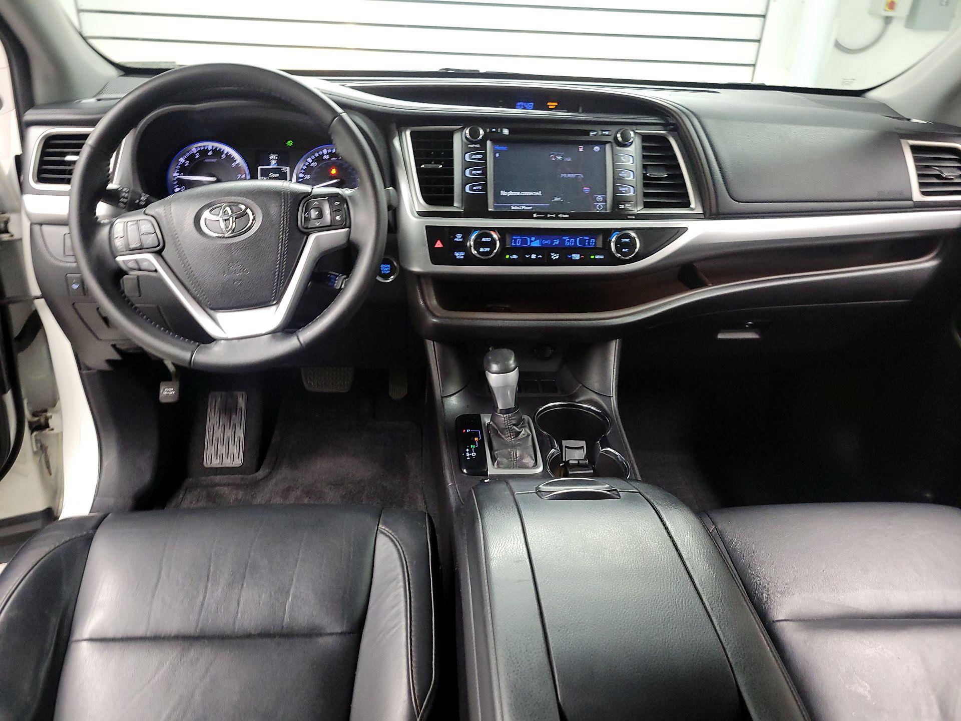 Thumbnail: 2016 Toyota Highlander - 9