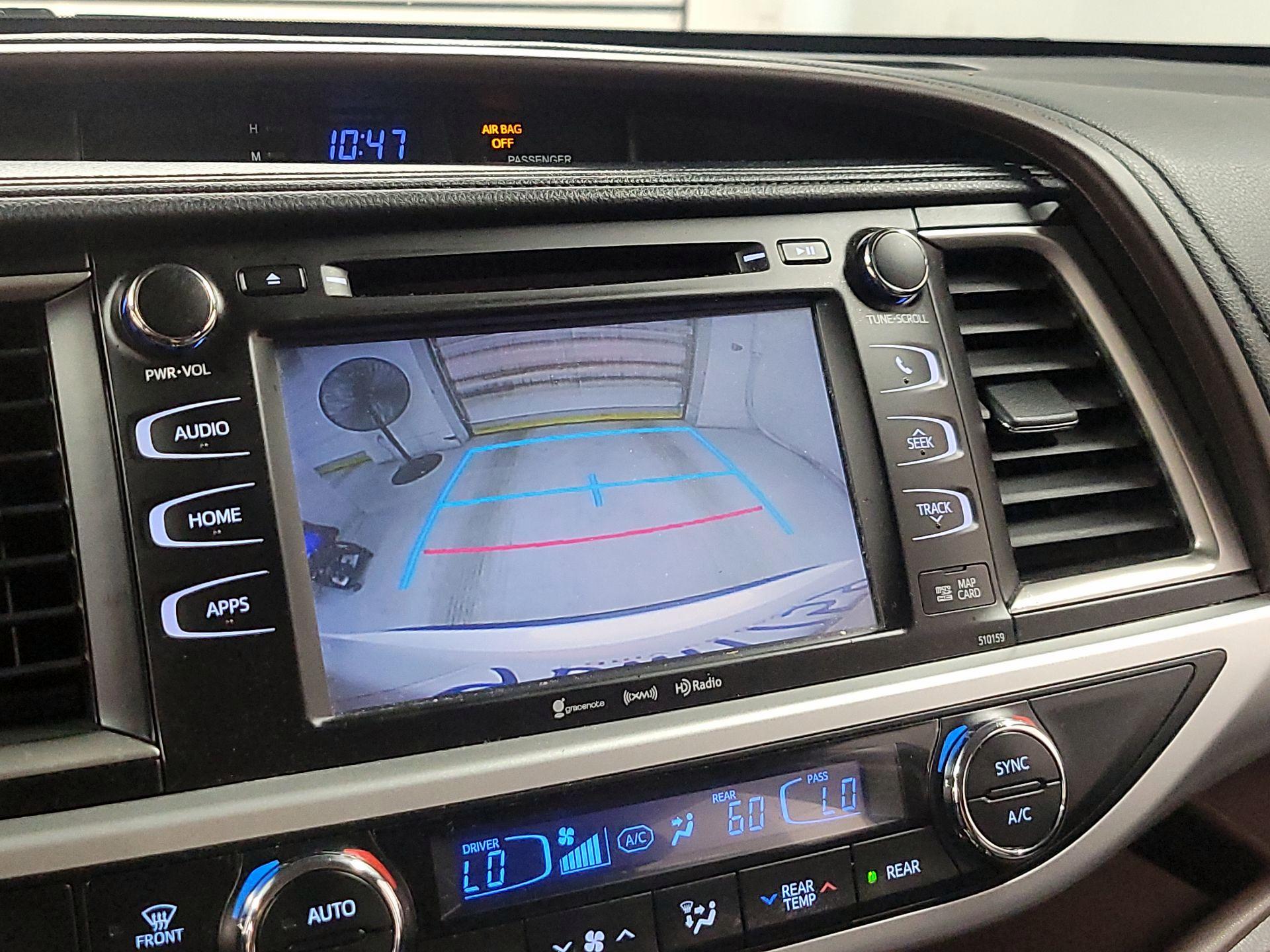 Thumbnail: 2016 Toyota Highlander - 13