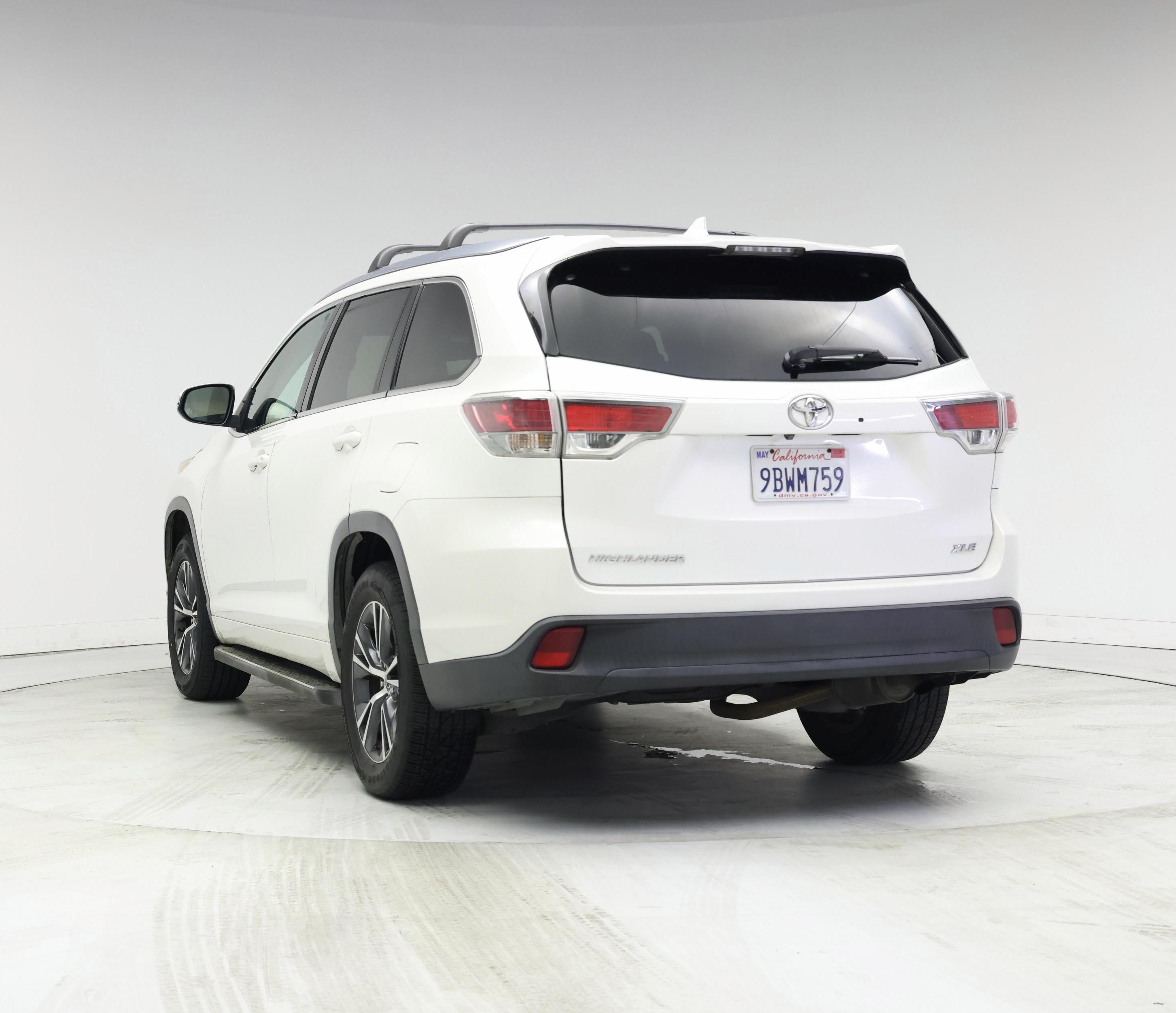 Thumbnail: 2016 Toyota Highlander - 2