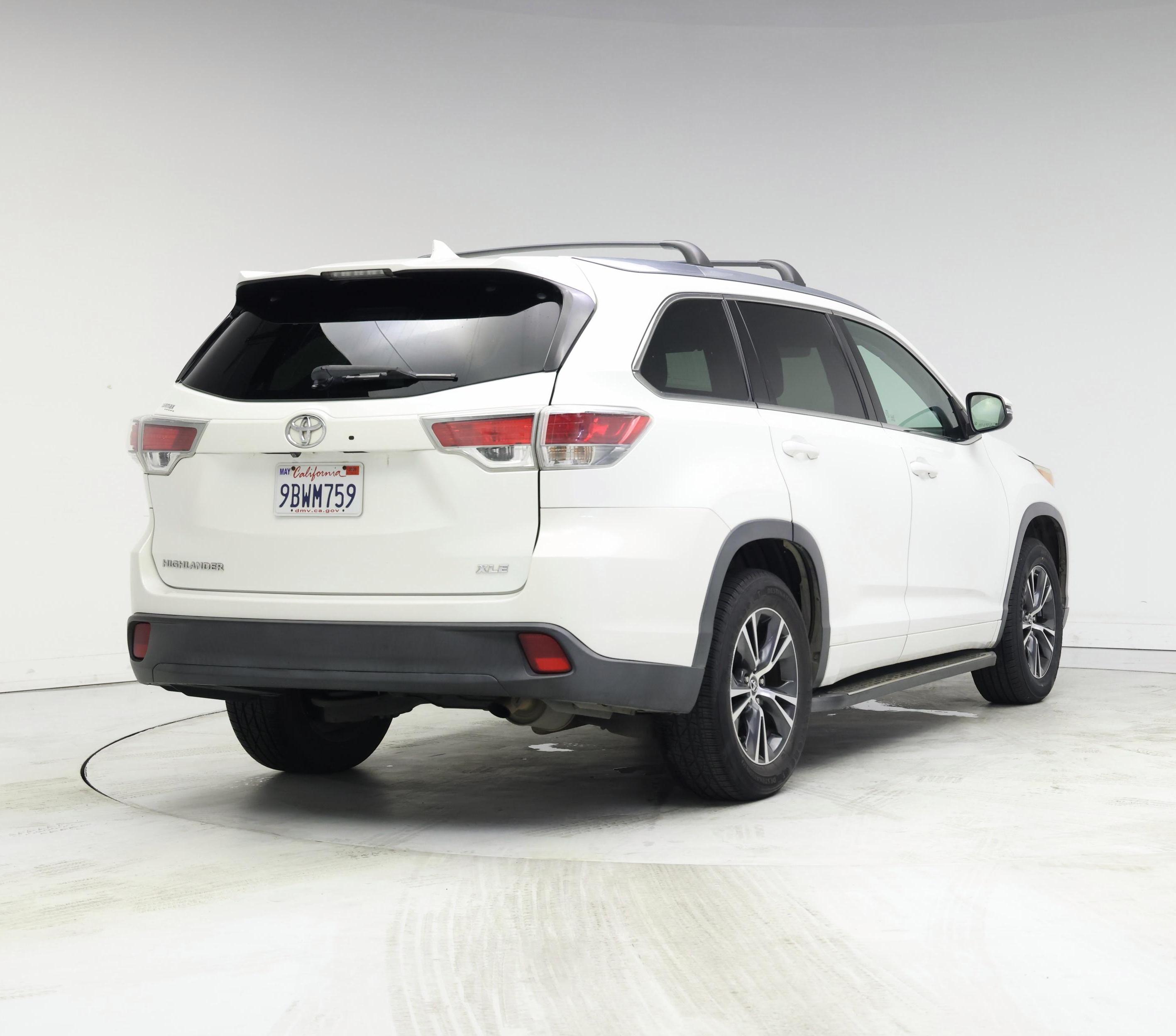 Thumbnail: 2016 Toyota Highlander - 8