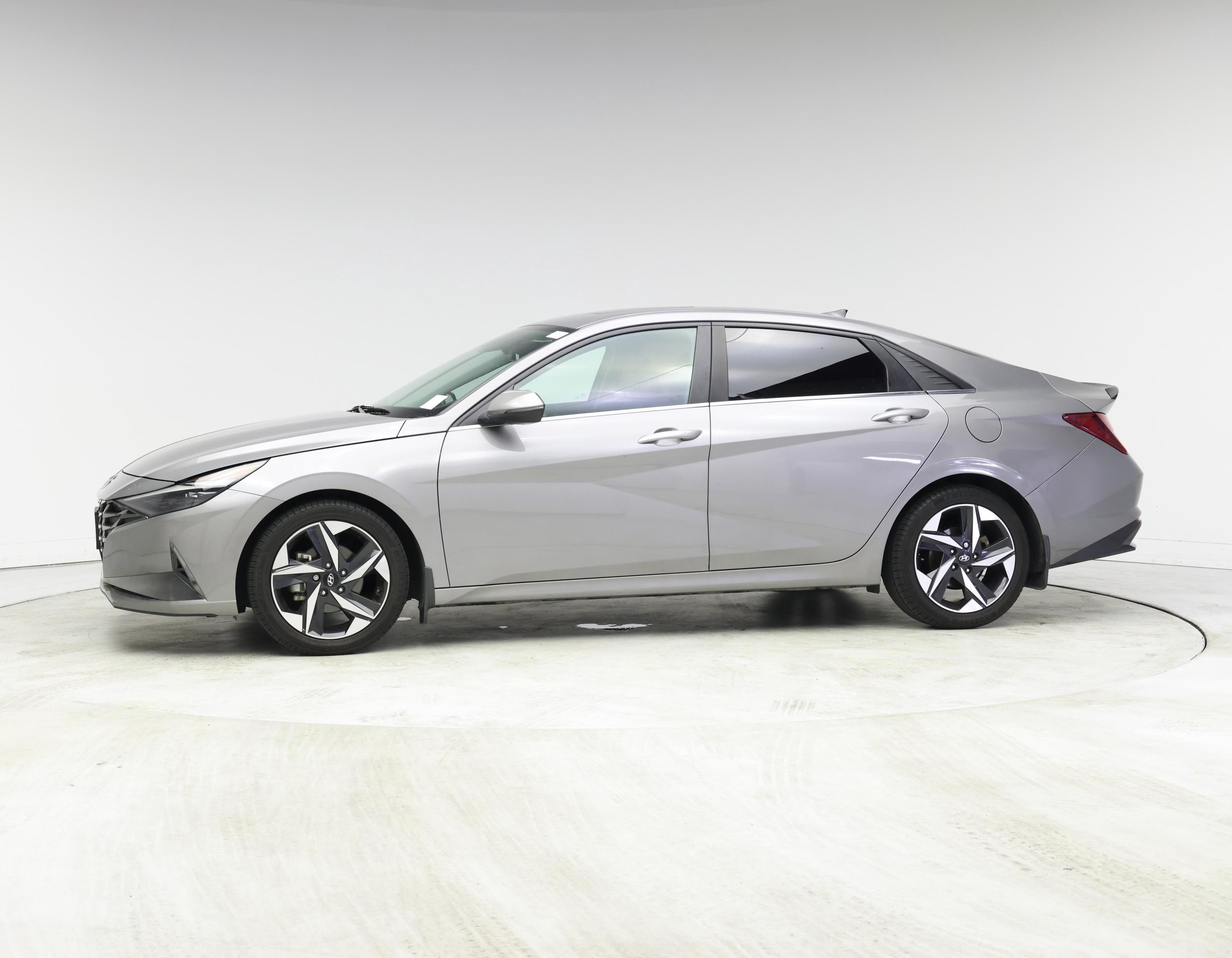 Thumbnail: 2022 Hyundai Elantra - 3