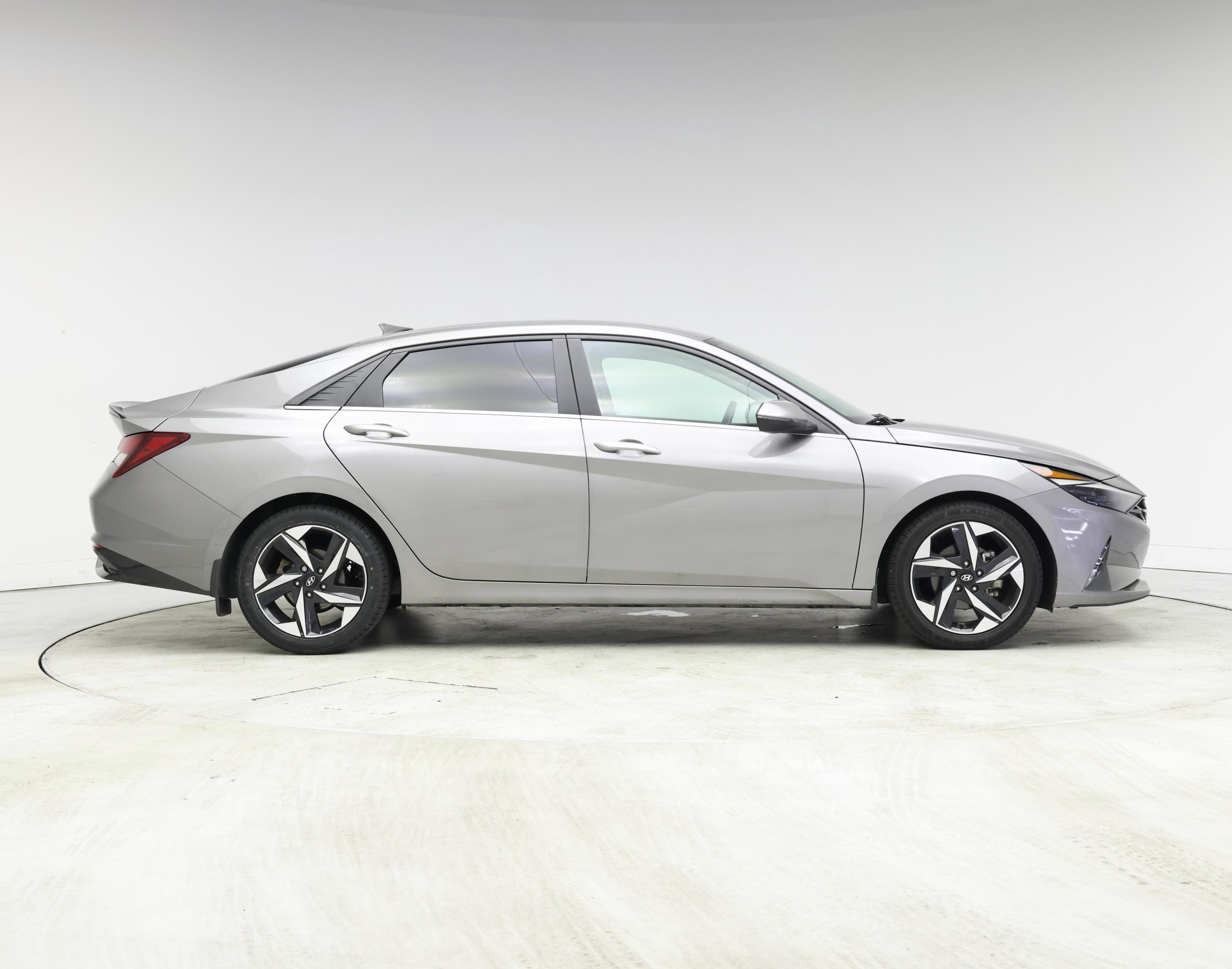 Thumbnail: 2022 Hyundai Elantra - 7