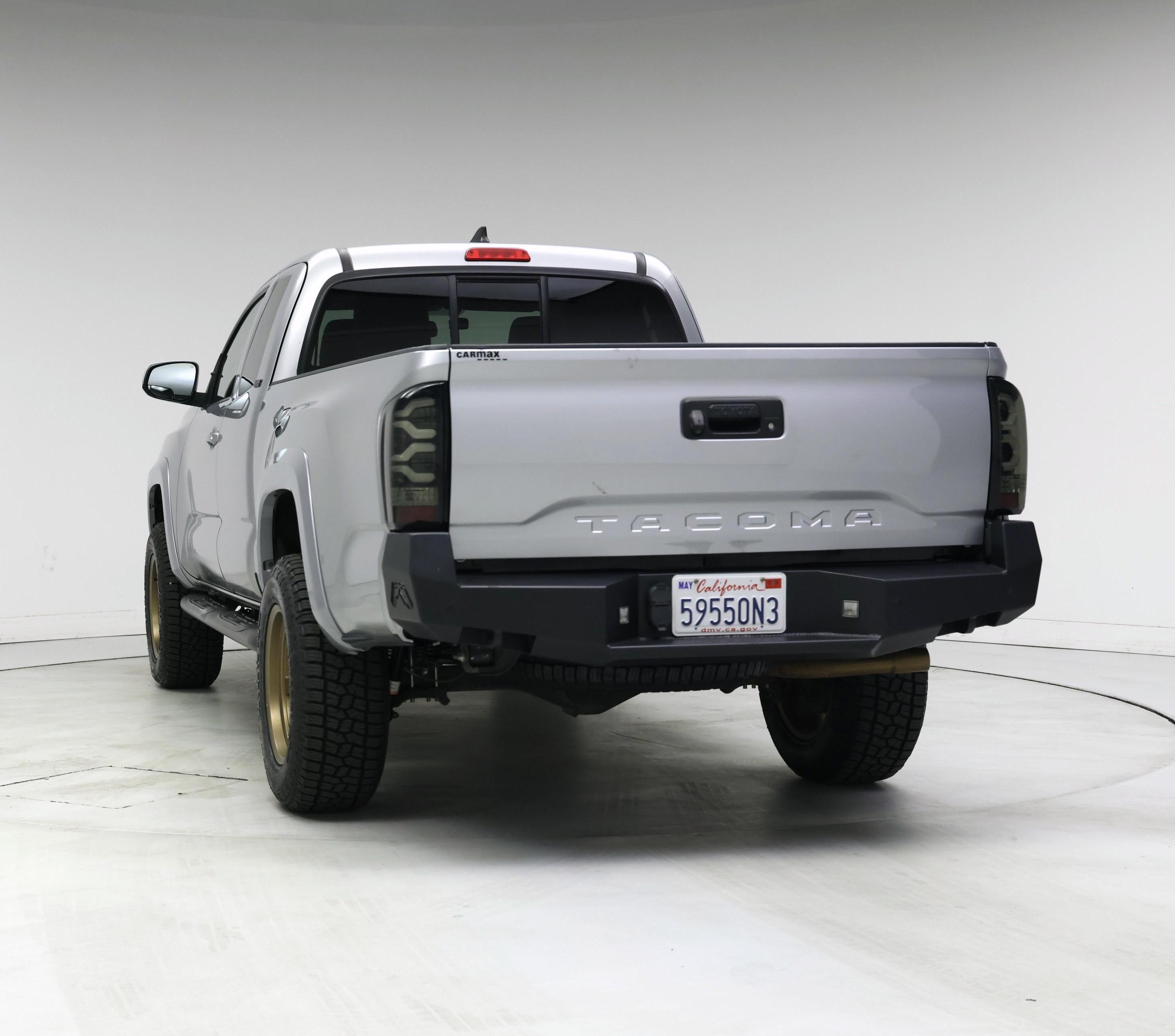 Thumbnail: 2017 Toyota Tacoma - 6