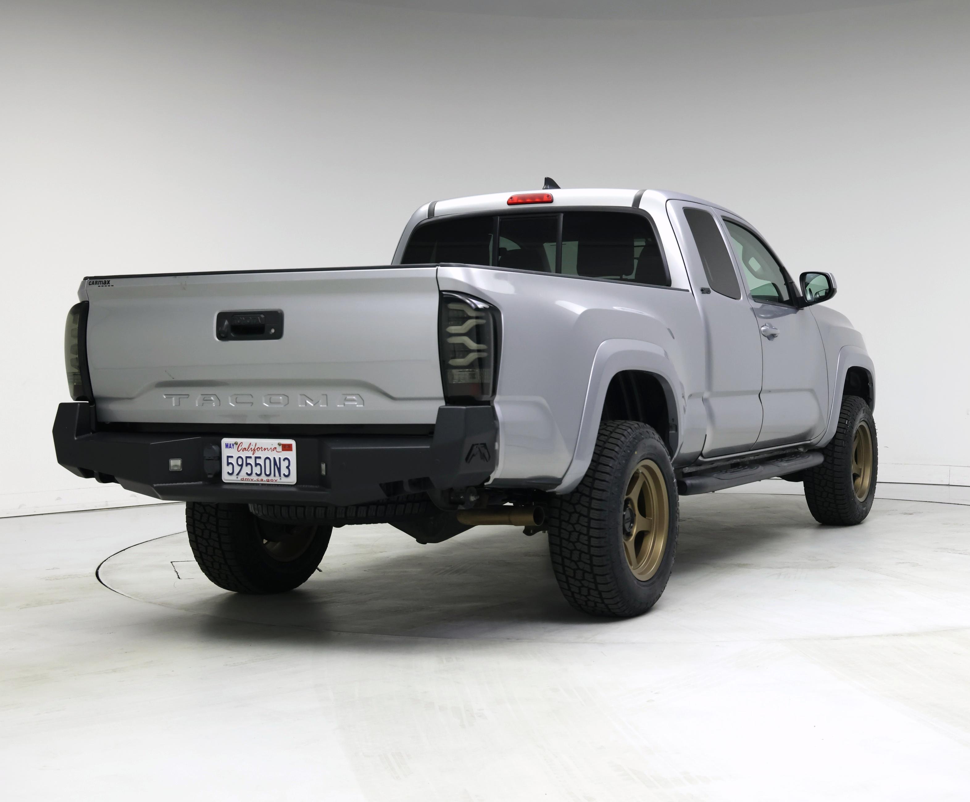 Thumbnail: 2017 Toyota Tacoma - 8