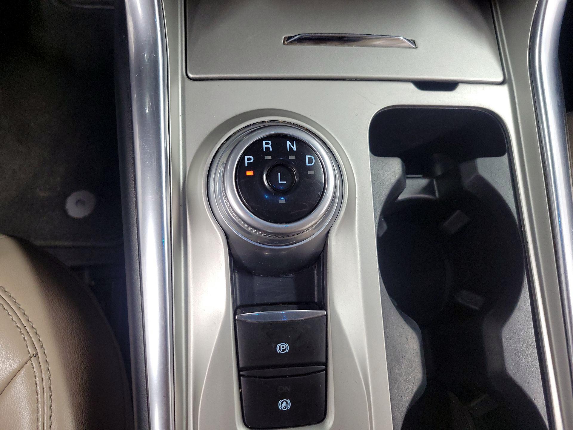 Thumbnail: 2021 Ford Explorer - 16
