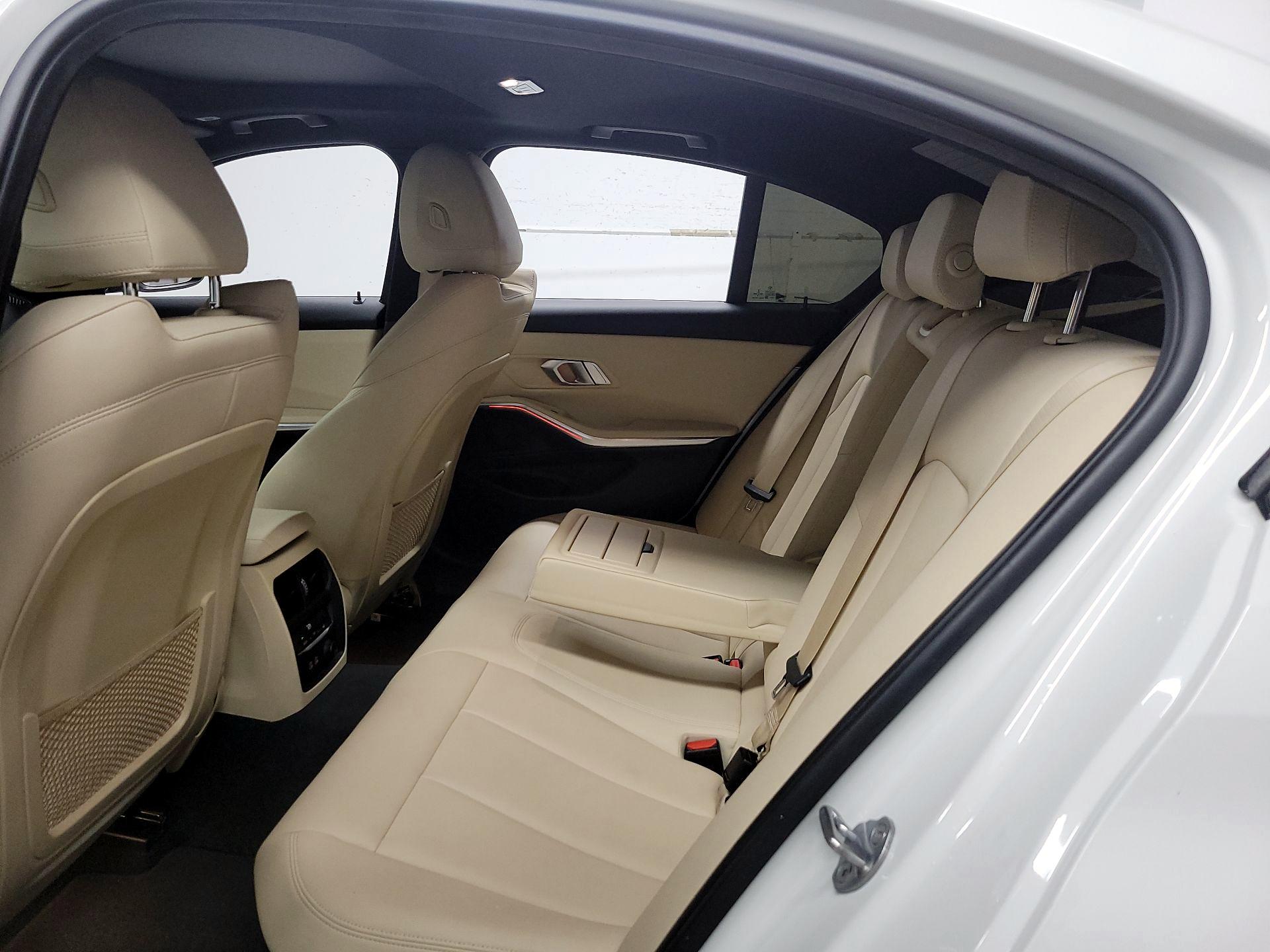 Thumbnail: 2019 BMW 3 Series - 17