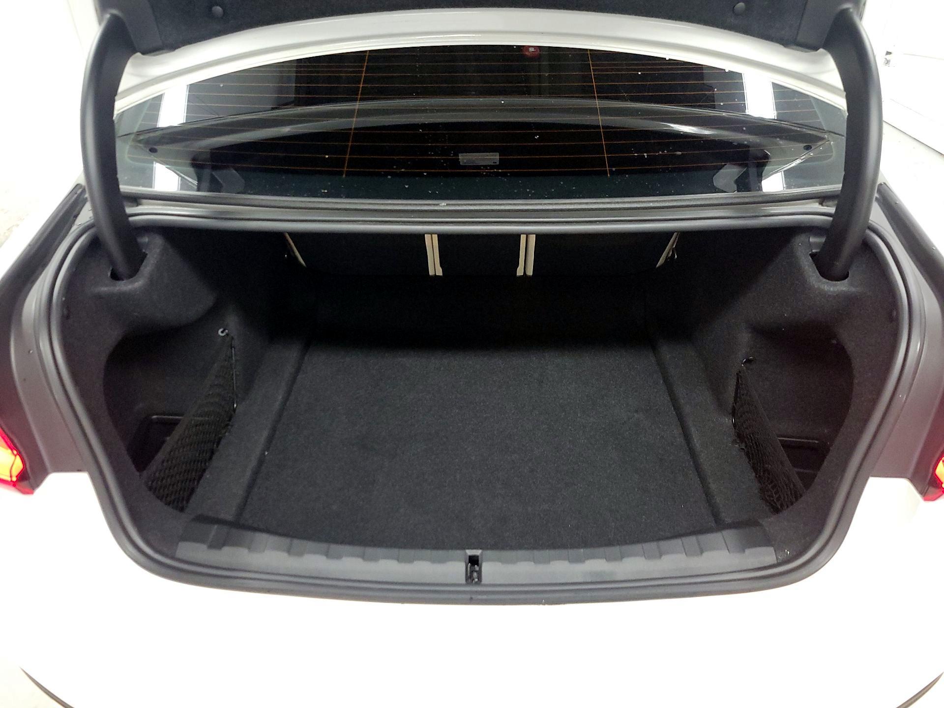 Thumbnail: 2019 BMW 3 Series - 18